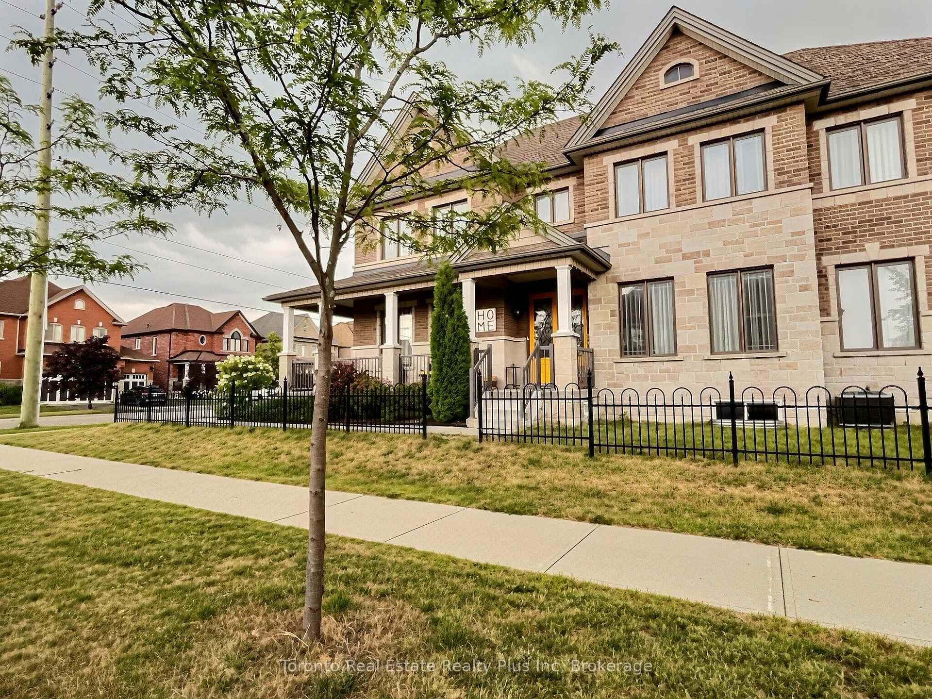 Photo 3 of 214 Eighth Avenue, New Tecumseth, Alliston — HOMEH