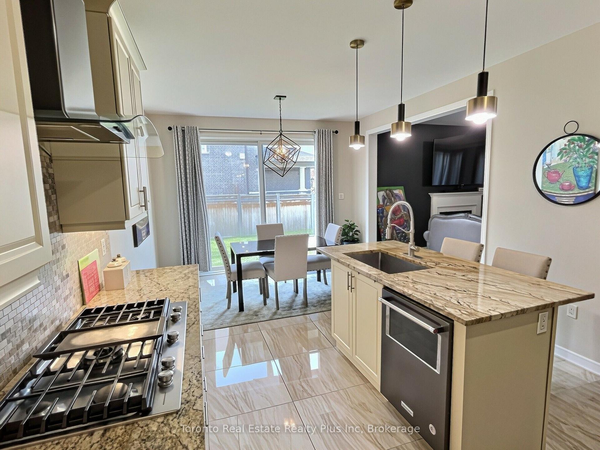 Photo 17 of 214 Eighth Avenue, New Tecumseth, Alliston — HOMEH