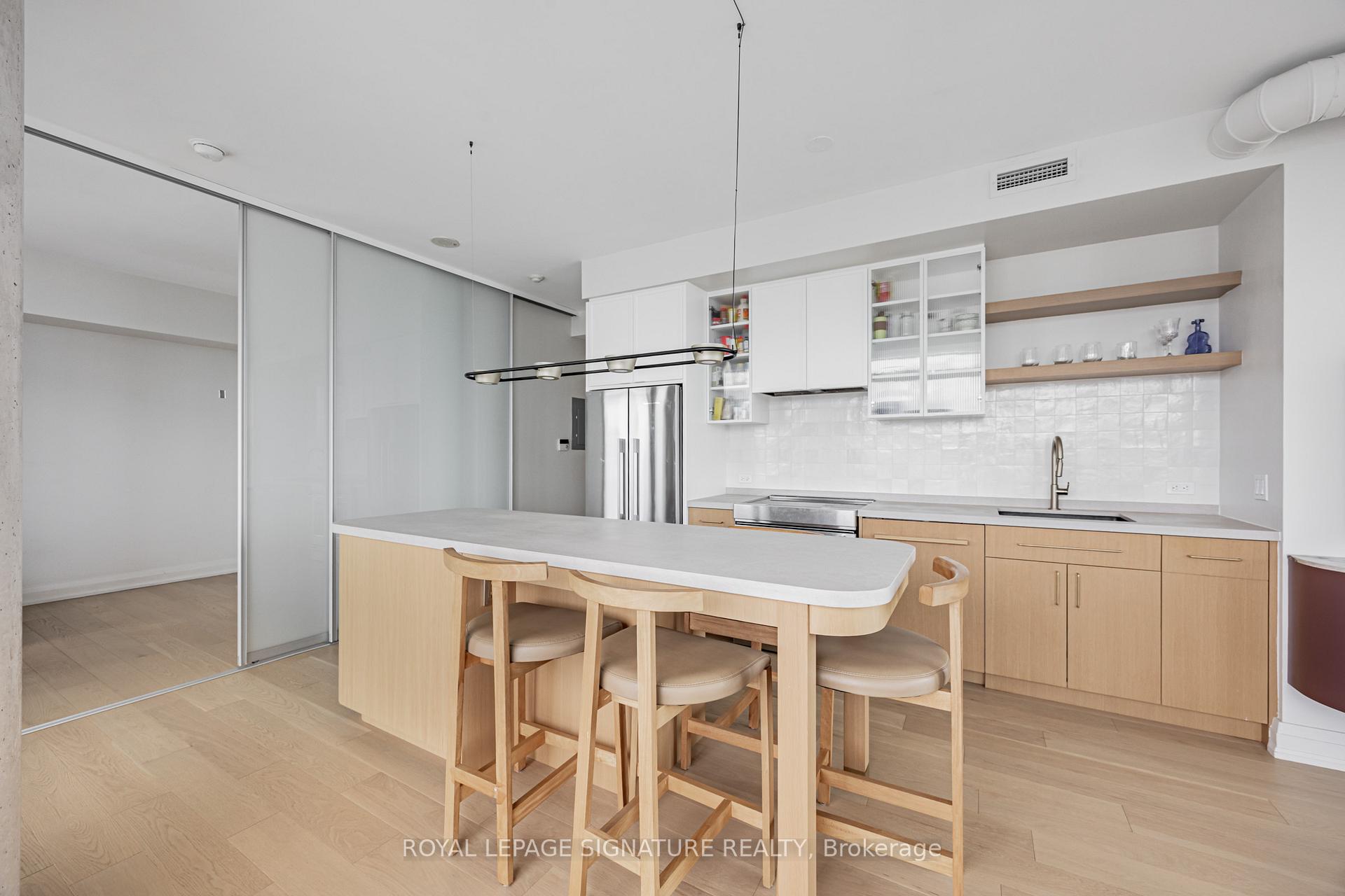 Photo 4 of Unit 2406, 33 Mill Street, Toronto, Waterfront Communities — HOMEH