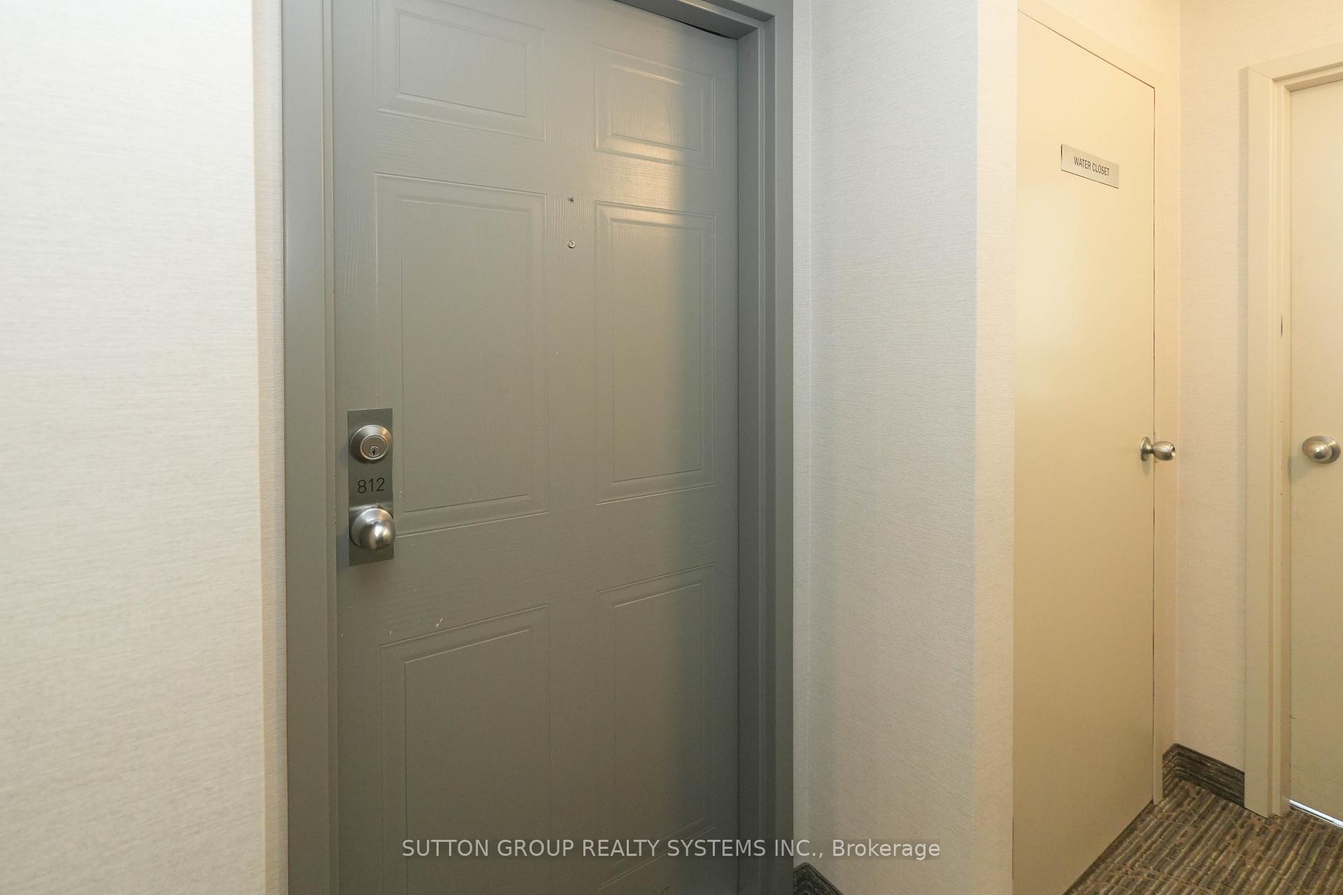 Photo 2 of Unit 812, 1508 Pilgrims Way, Oakville, Glen Abbey — HOMEH