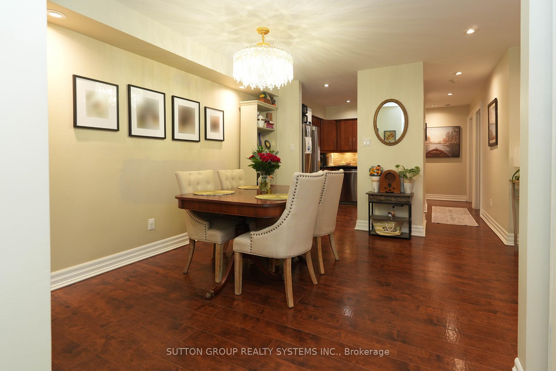 Photo 5 of Unit 812, 1508 Pilgrims Way, Oakville, Glen Abbey — HOMEH