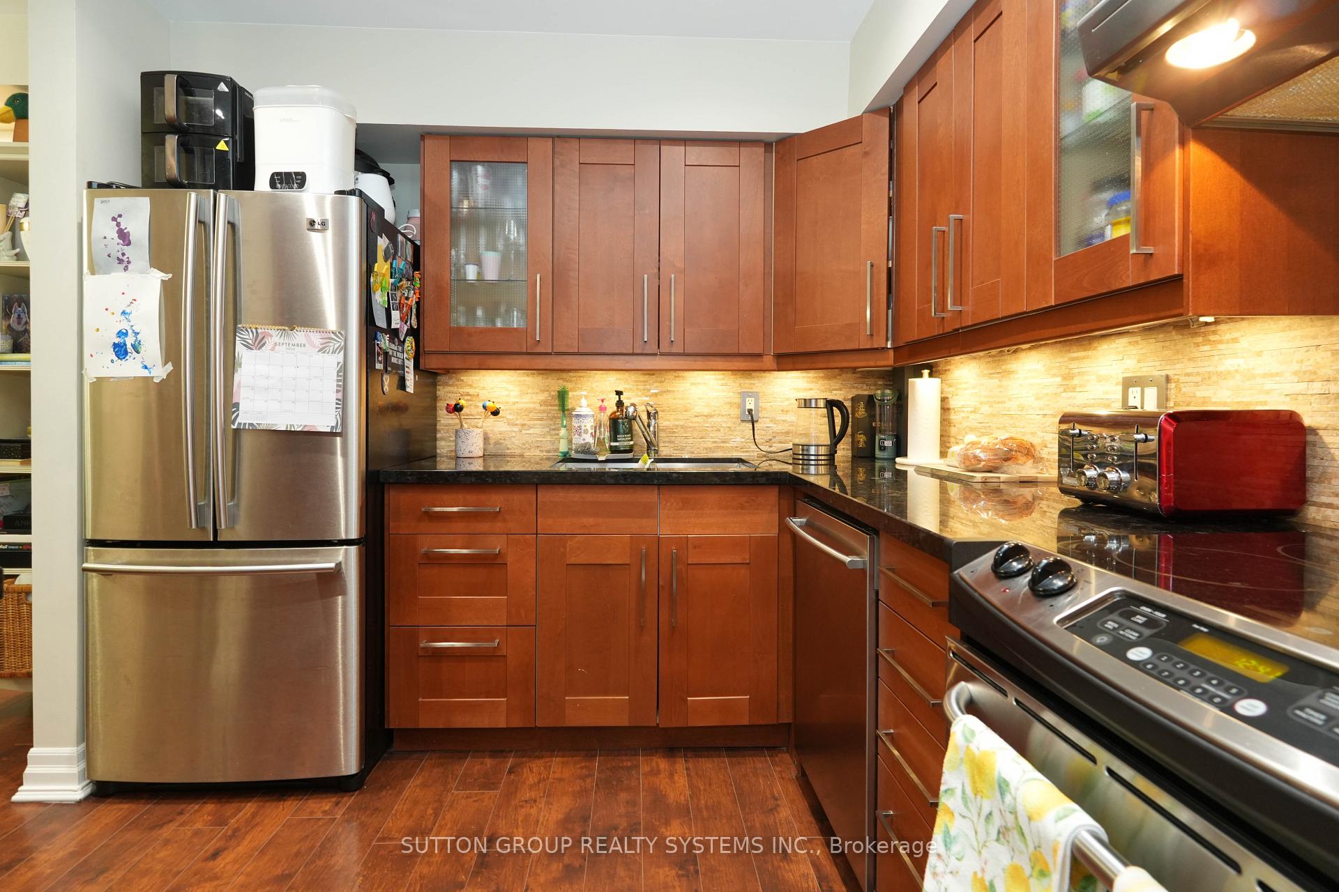 Photo 6 of Unit 812, 1508 Pilgrims Way, Oakville, Glen Abbey — HOMEH