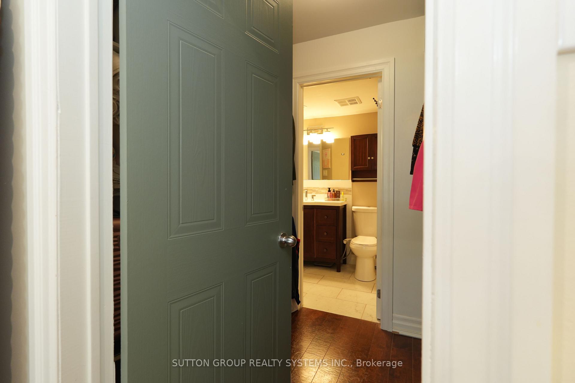 Photo 18 of Unit 812, 1508 Pilgrims Way, Oakville, Glen Abbey — HOMEH