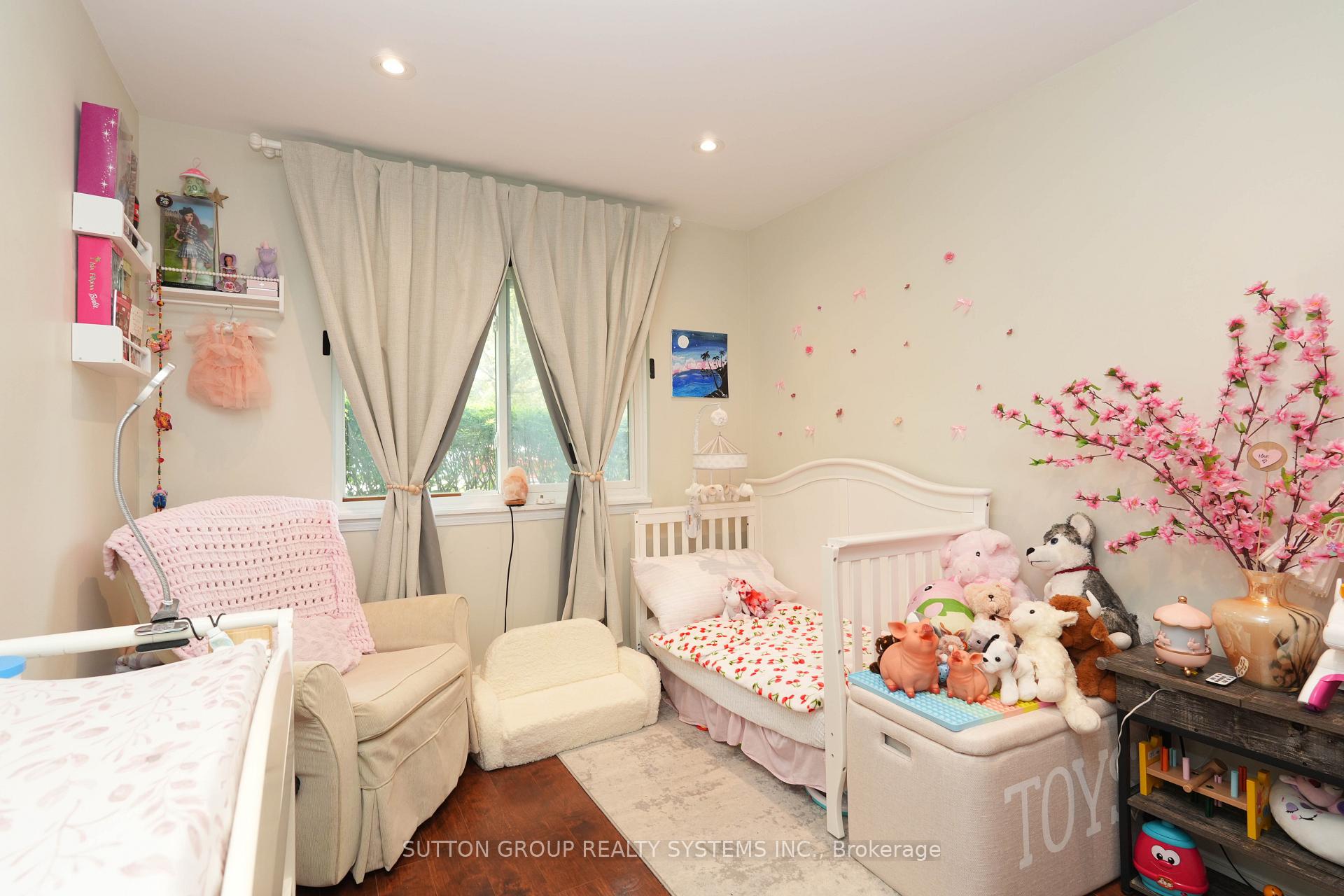 Photo 21 of Unit 812, 1508 Pilgrims Way, Oakville, Glen Abbey — HOMEH
