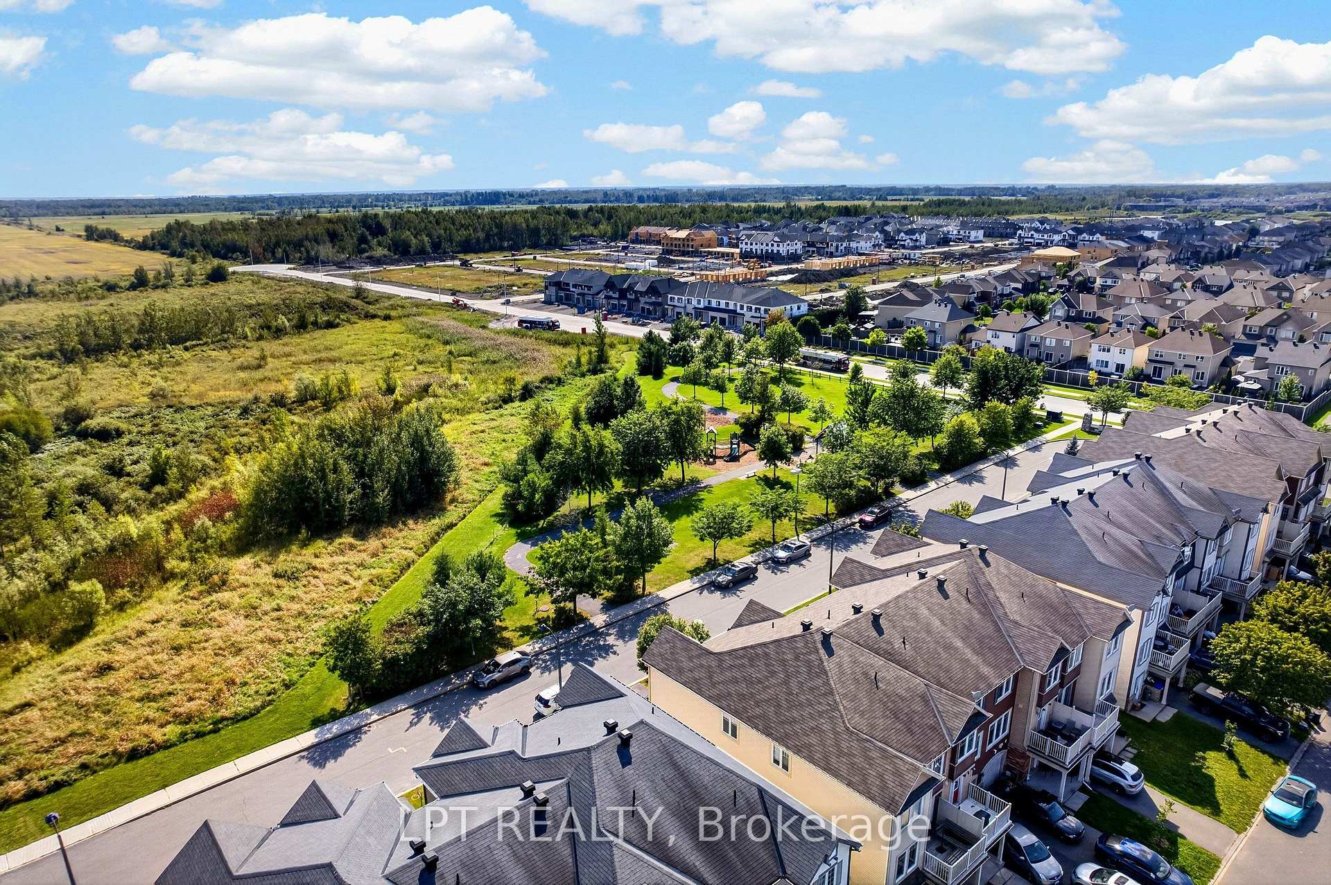 Photo 4 of 166 Sunshine Crescent, Ottawa, Notting Hill/Summerside — HOMEH