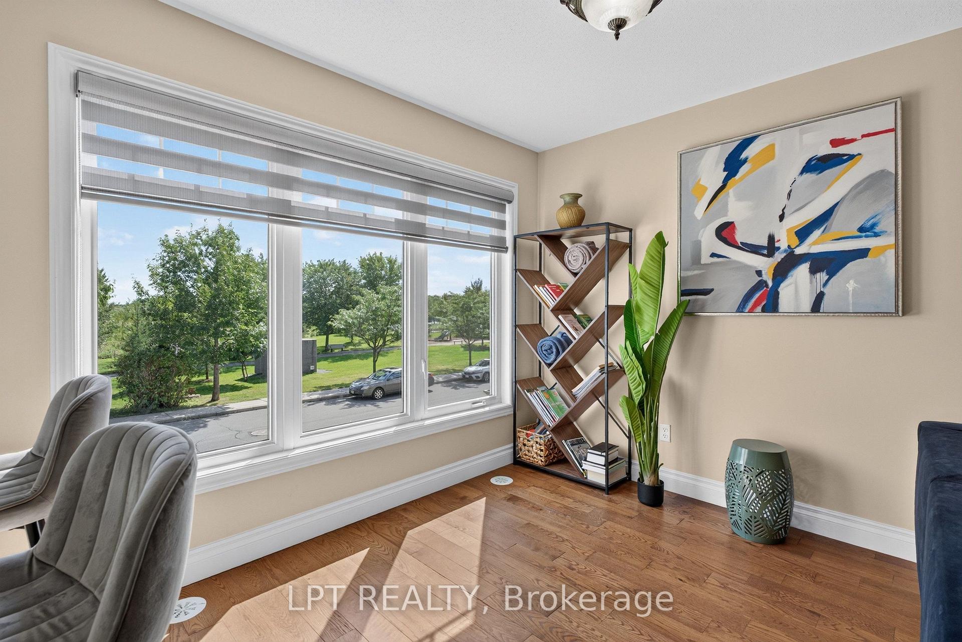 Photo 5 of 166 Sunshine Crescent, Ottawa, Notting Hill/Summerside — HOMEH