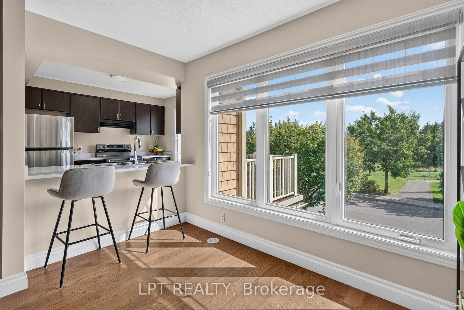 Photo 8 of 166 Sunshine Crescent, Ottawa, Notting Hill/Summerside — HOMEH