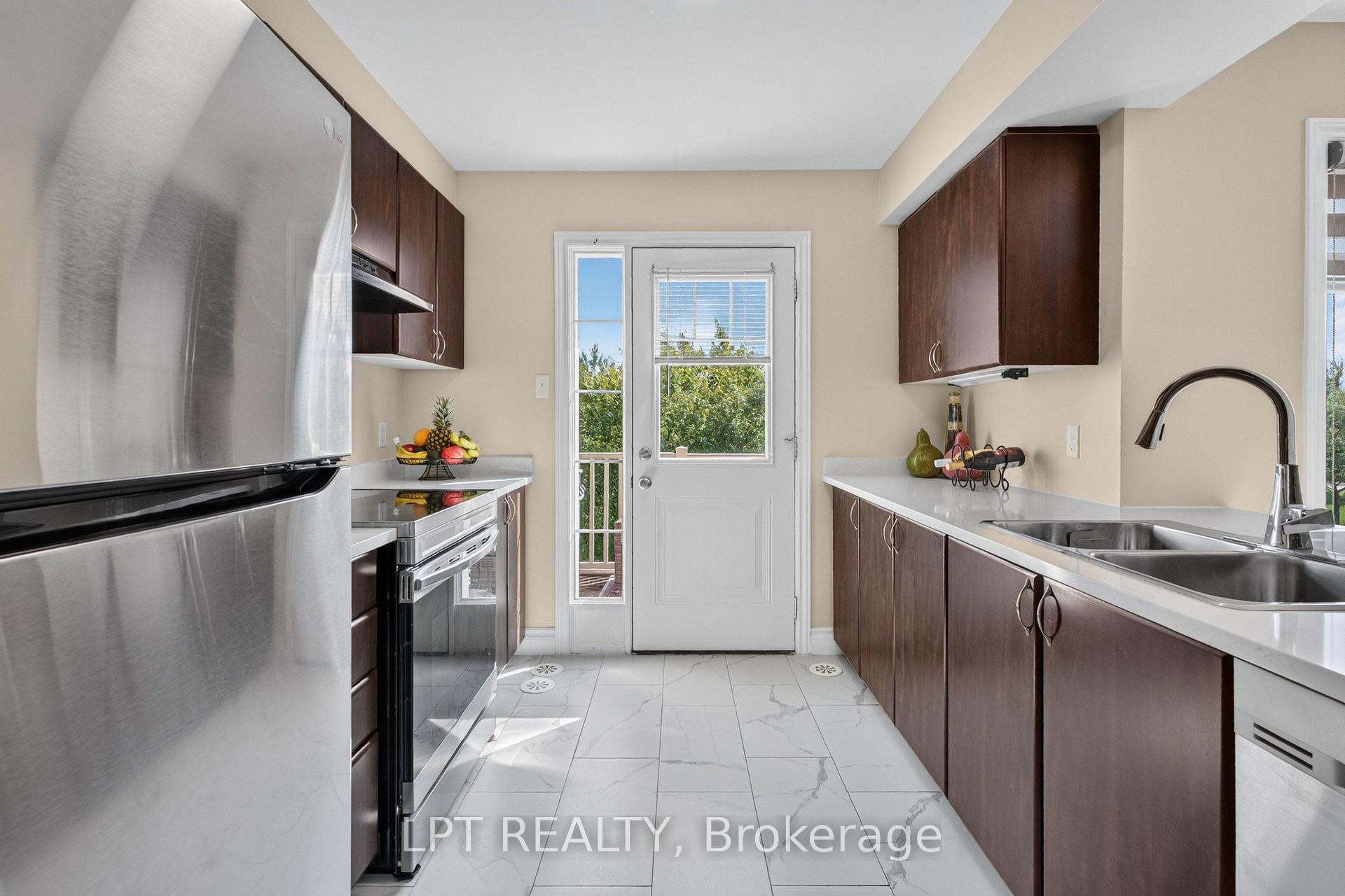 Photo 10 of 166 Sunshine Crescent, Ottawa, Notting Hill/Summerside — HOMEH