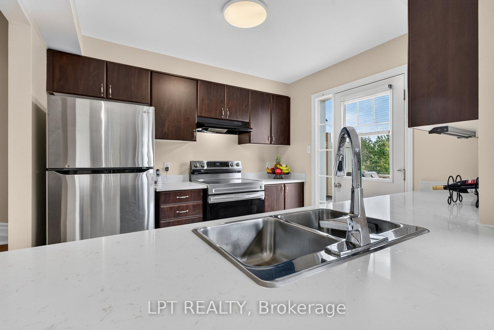 Photo 12 of 166 Sunshine Crescent, Ottawa, Notting Hill/Summerside — HOMEH