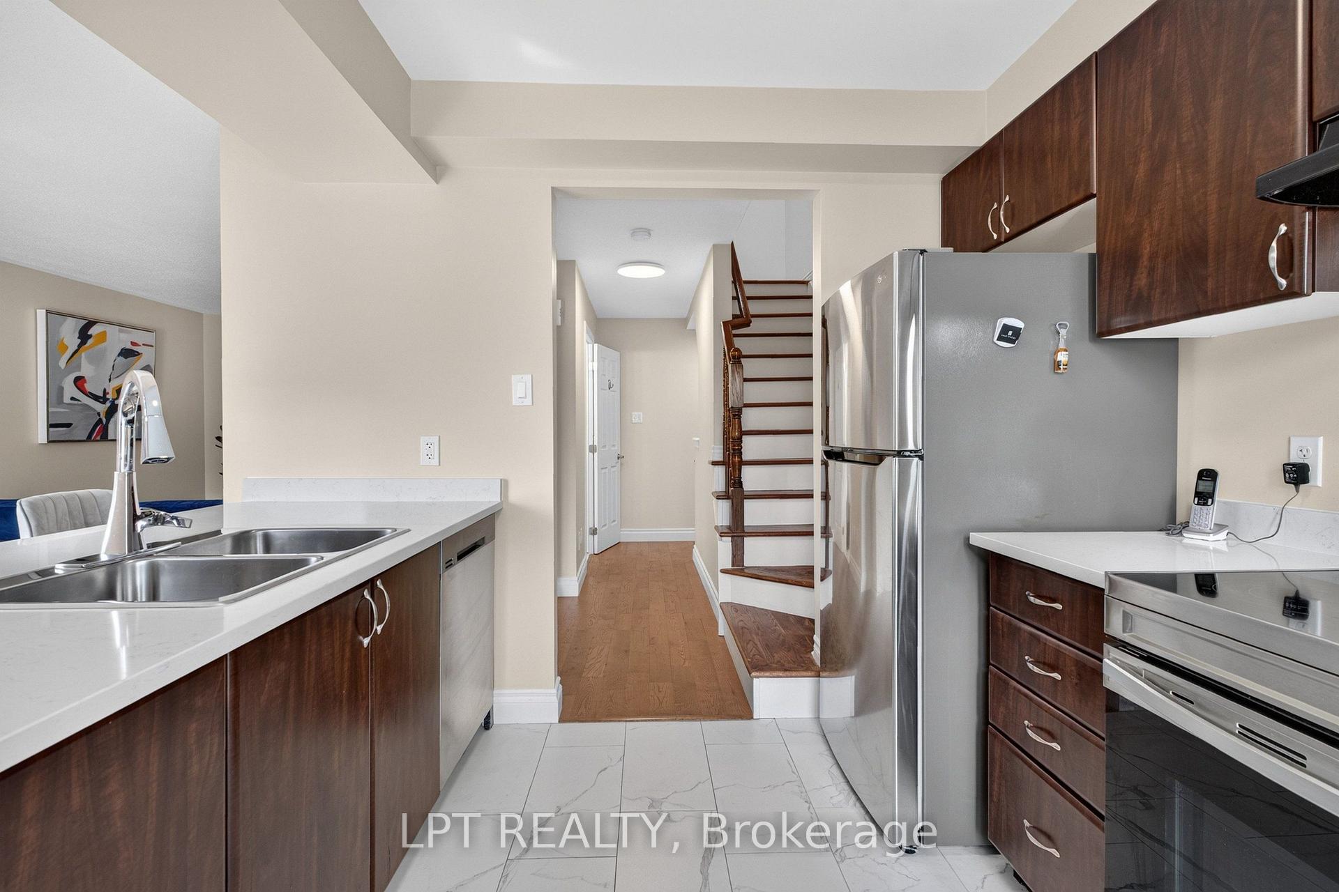 Photo 14 of 166 Sunshine Crescent, Ottawa, Notting Hill/Summerside — HOMEH