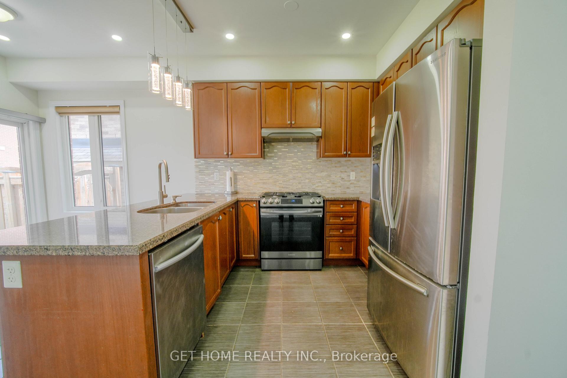 Photo 11 of 1809 Jack Glen Street, Oshawa, Taunton — HOMEH