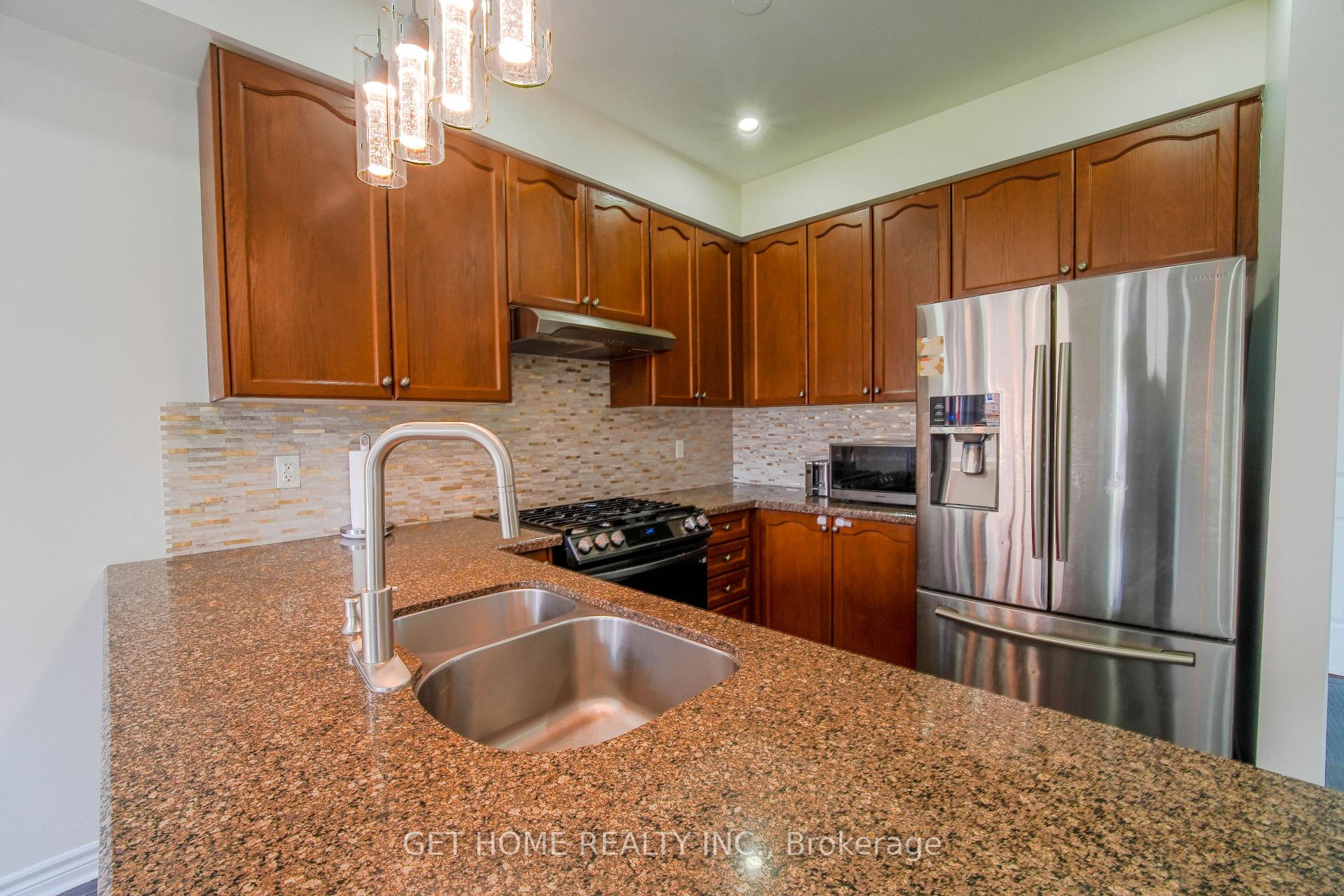 Photo 13 of 1809 Jack Glen Street, Oshawa, Taunton — HOMEH