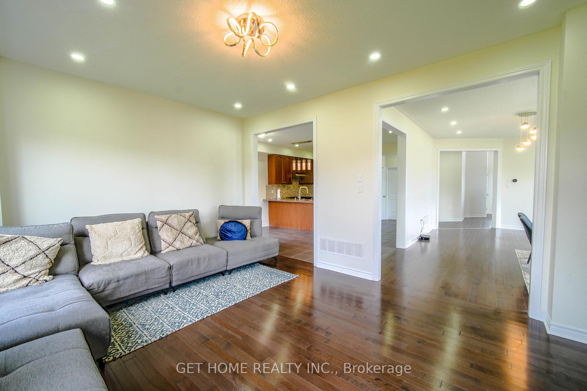 Photo 15 of 1809 Jack Glen Street, Oshawa, Taunton — HOMEH