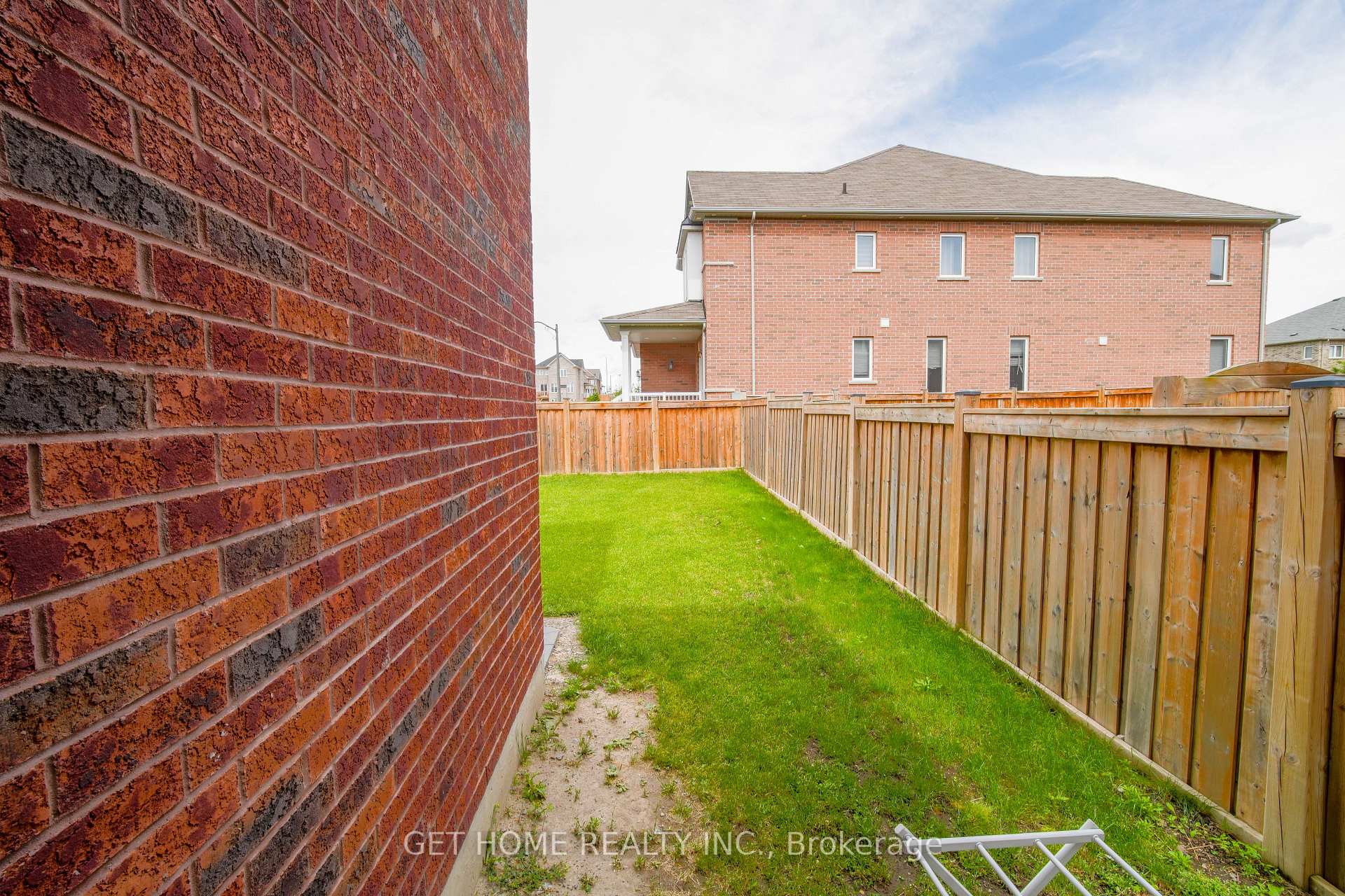 Photo 33 of 1809 Jack Glen Street, Oshawa, Taunton — HOMEH