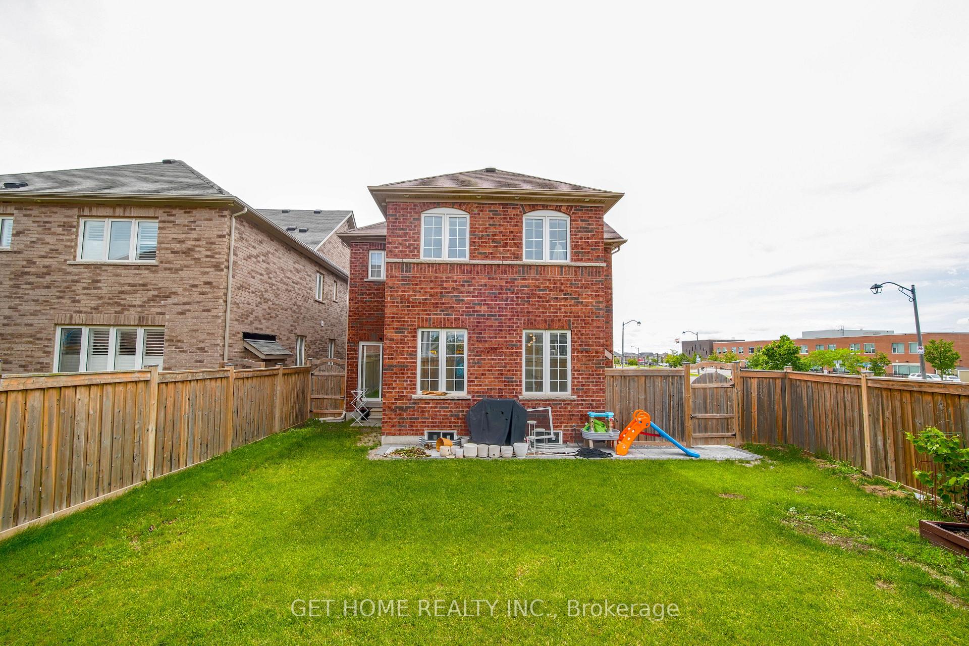 Photo 36 of 1809 Jack Glen Street, Oshawa, Taunton — HOMEH