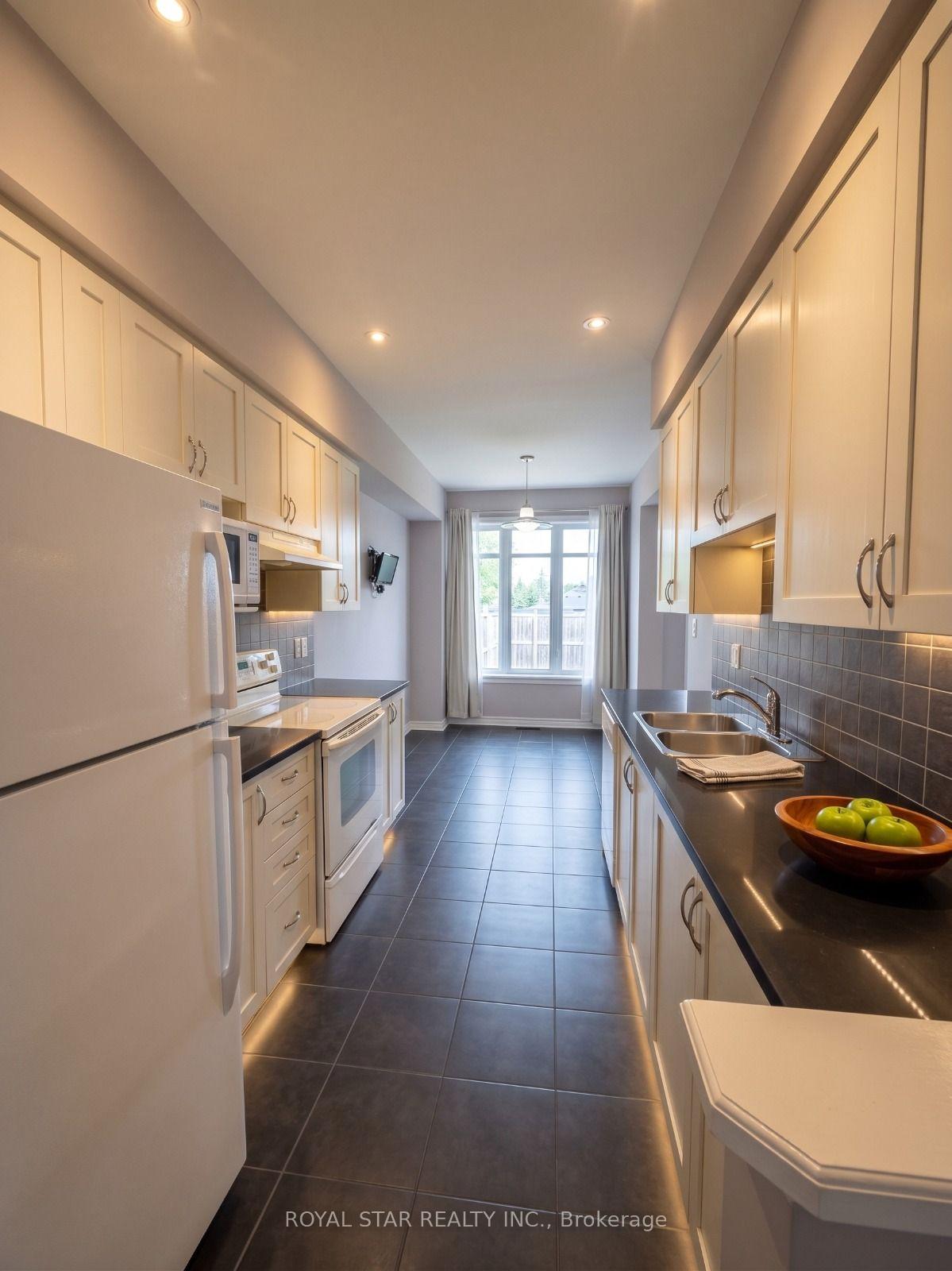 Photo 12 of 233 Jersey Tea Circle, Ottawa, Riverside South/Gloucester Glen — HOMEH