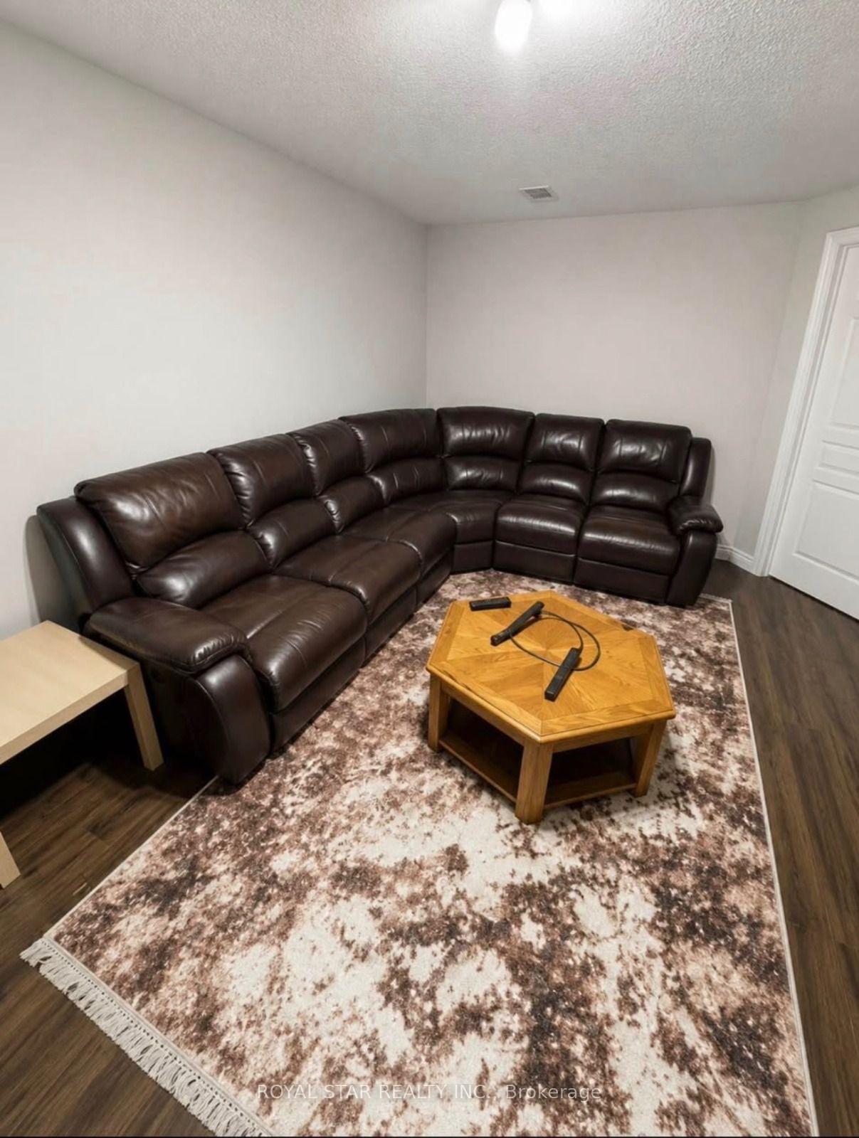 Photo 13 of 233 Jersey Tea Circle, Ottawa, Riverside South/Gloucester Glen — HOMEH