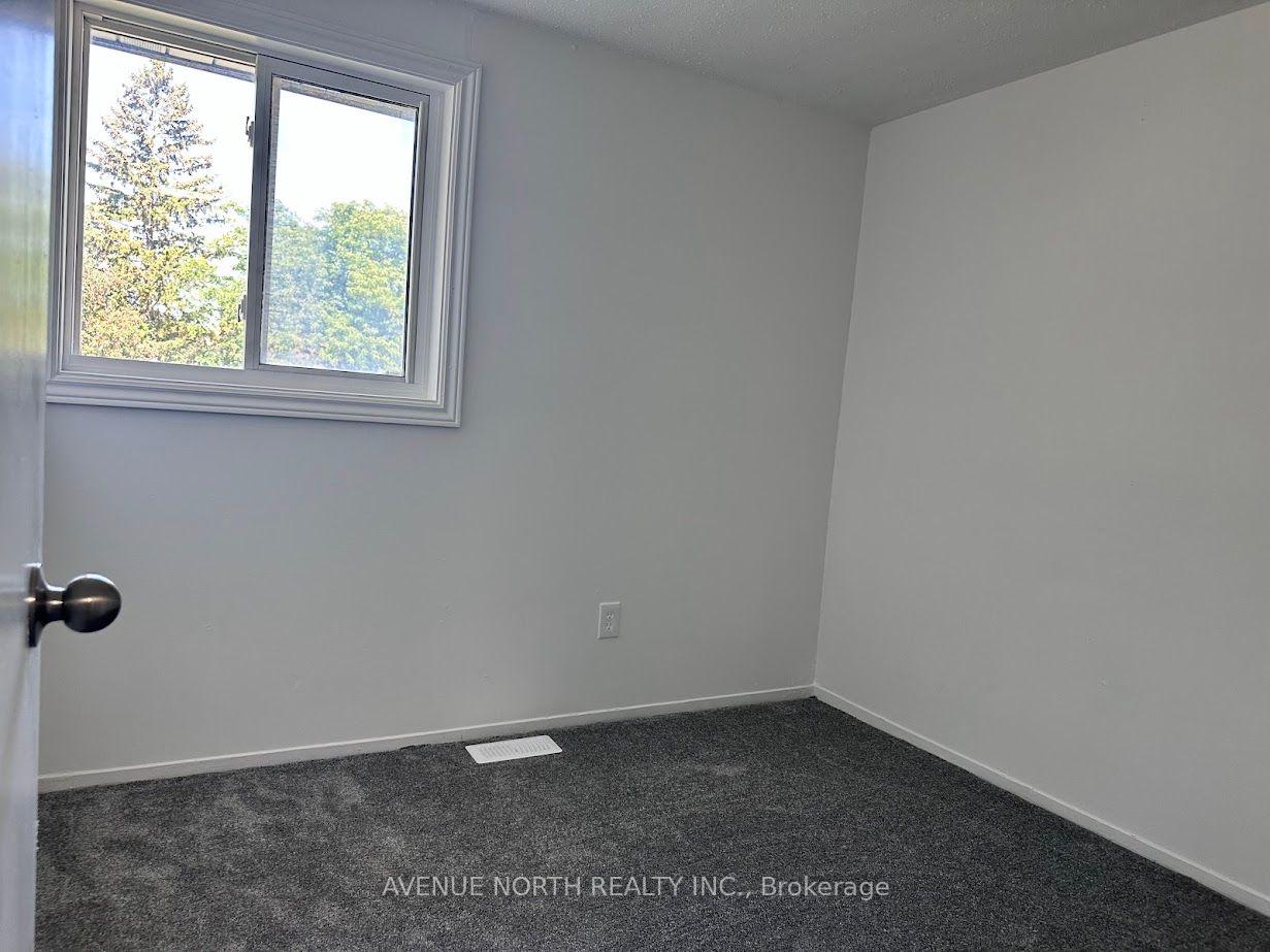Photo 15 of Unit 7, 1370 Foxwell Street, Ottawa, Pineview — HOMEH