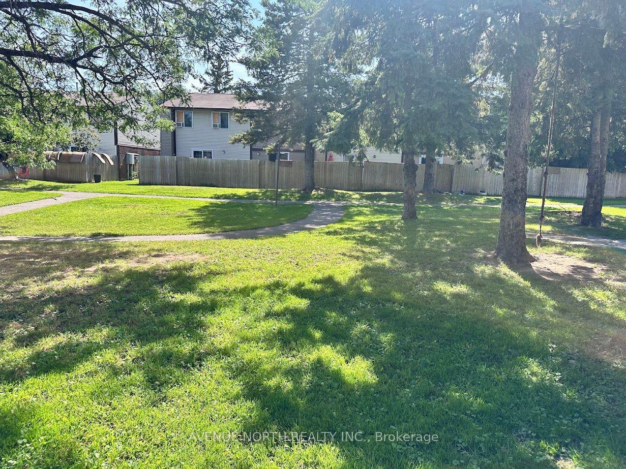 Photo 3 of 1469 Foxwell Street, Ottawa, Pineview — HOMEH