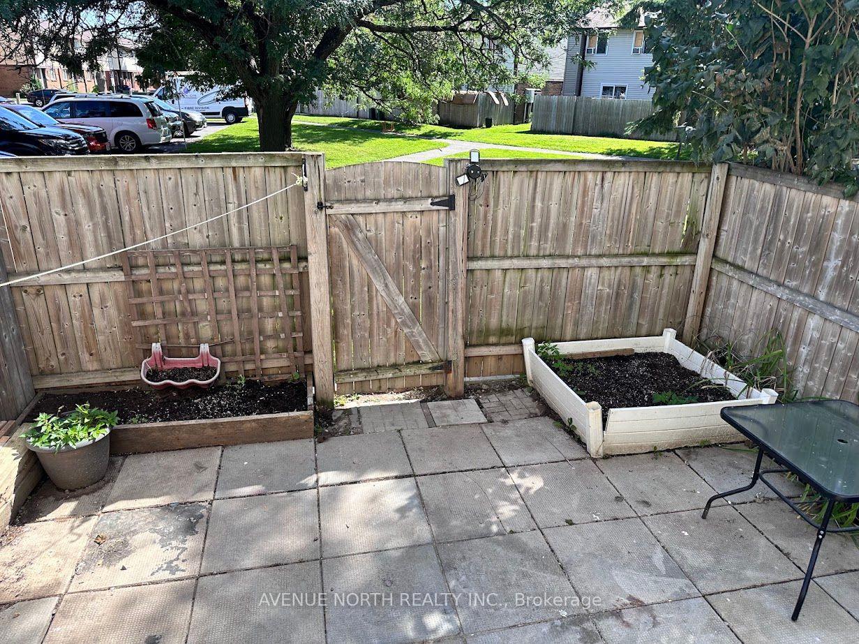 Photo 5 of 1469 Foxwell Street, Ottawa, Pineview — HOMEH