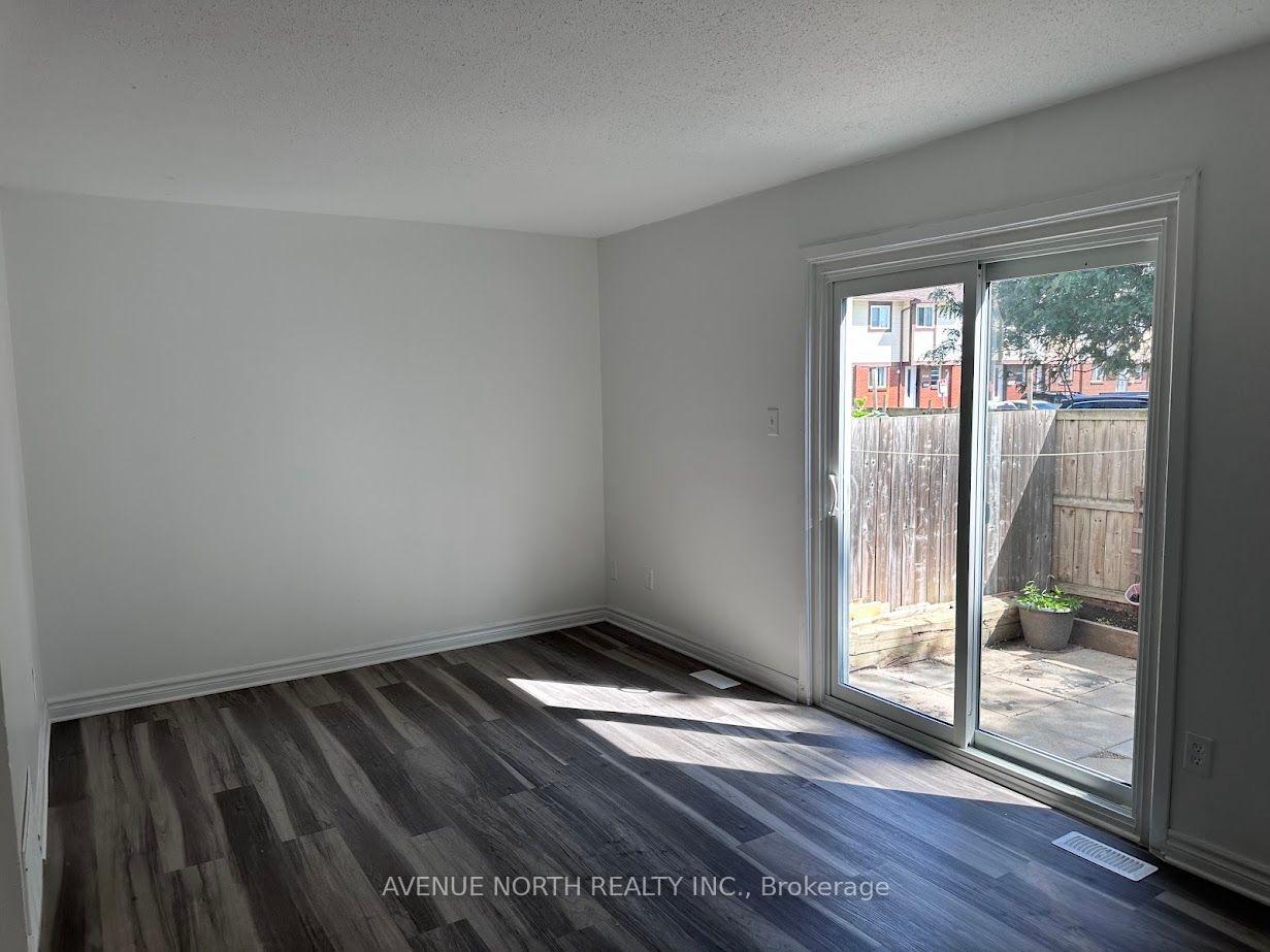 Photo 6 of 1469 Foxwell Street, Ottawa, Pineview — HOMEH