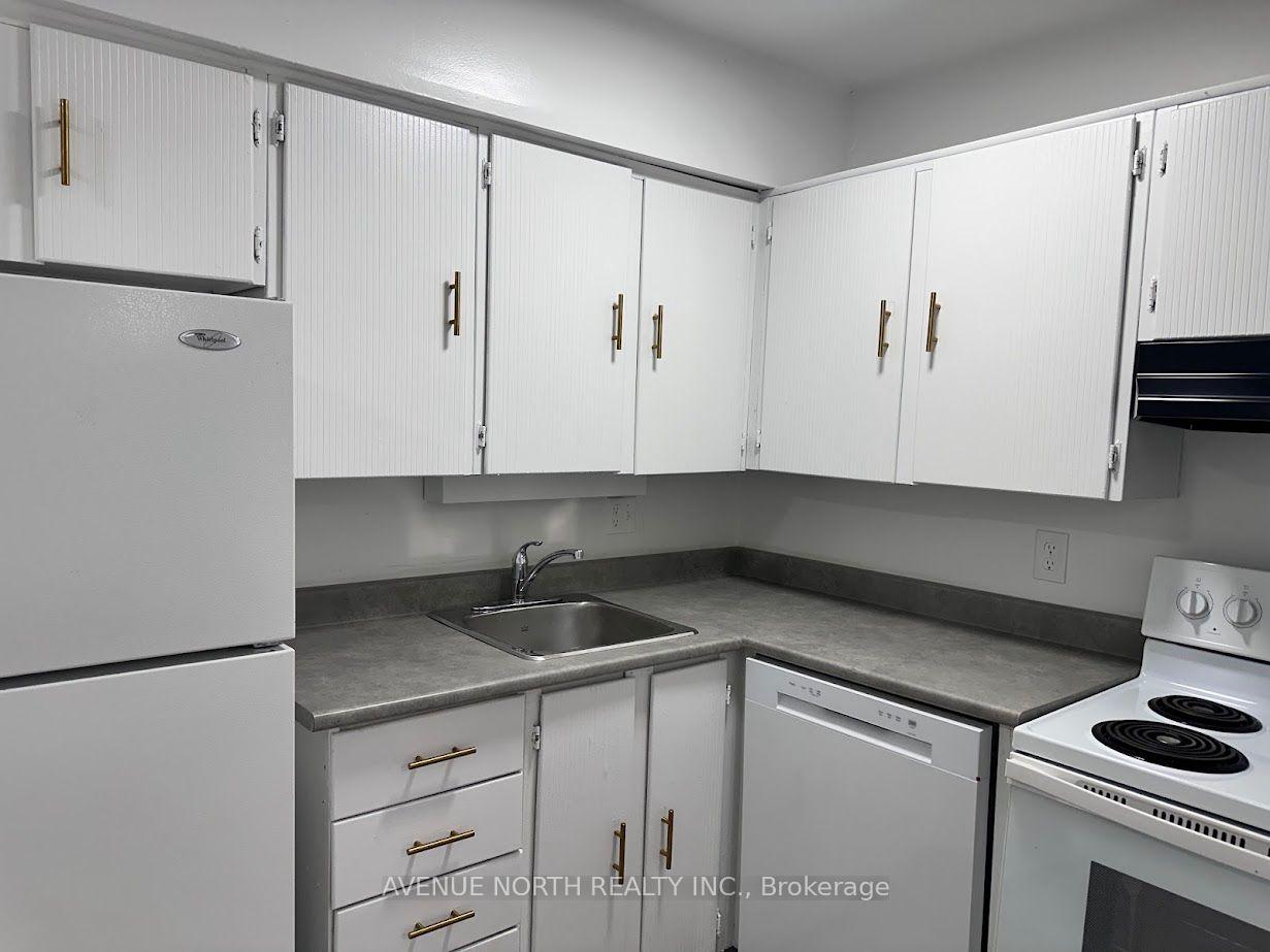 Photo 9 of 1469 Foxwell Street, Ottawa, Pineview — HOMEH