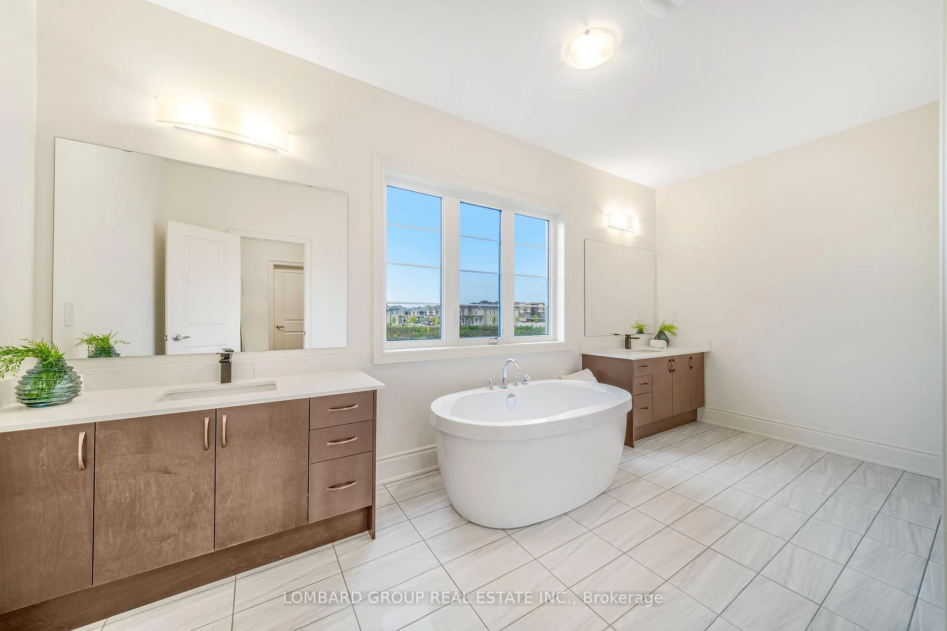 Photo 34 of 37 North Park Boulevard, Oakville, Glenorchy — HOMEH