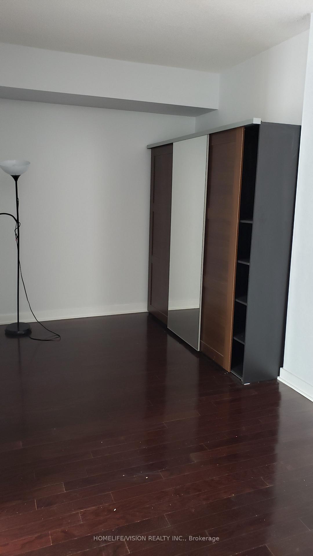 Photo 6 of Unit 2008, 33 Charles Street E, Toronto, Church-Yonge Corridor — HOMEH