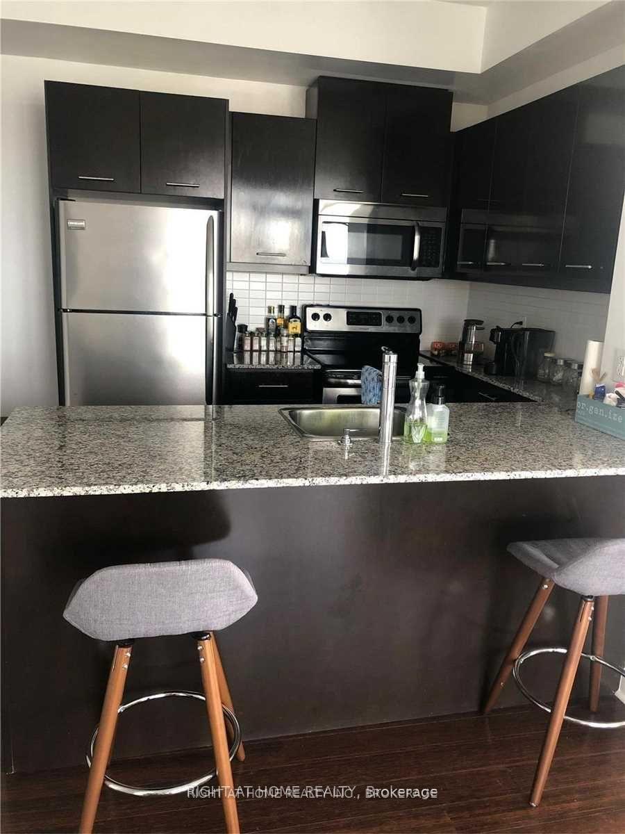Photo 3 of Unit 911, 360 Square One Drive, Mississauga, City Centre — HOMEH