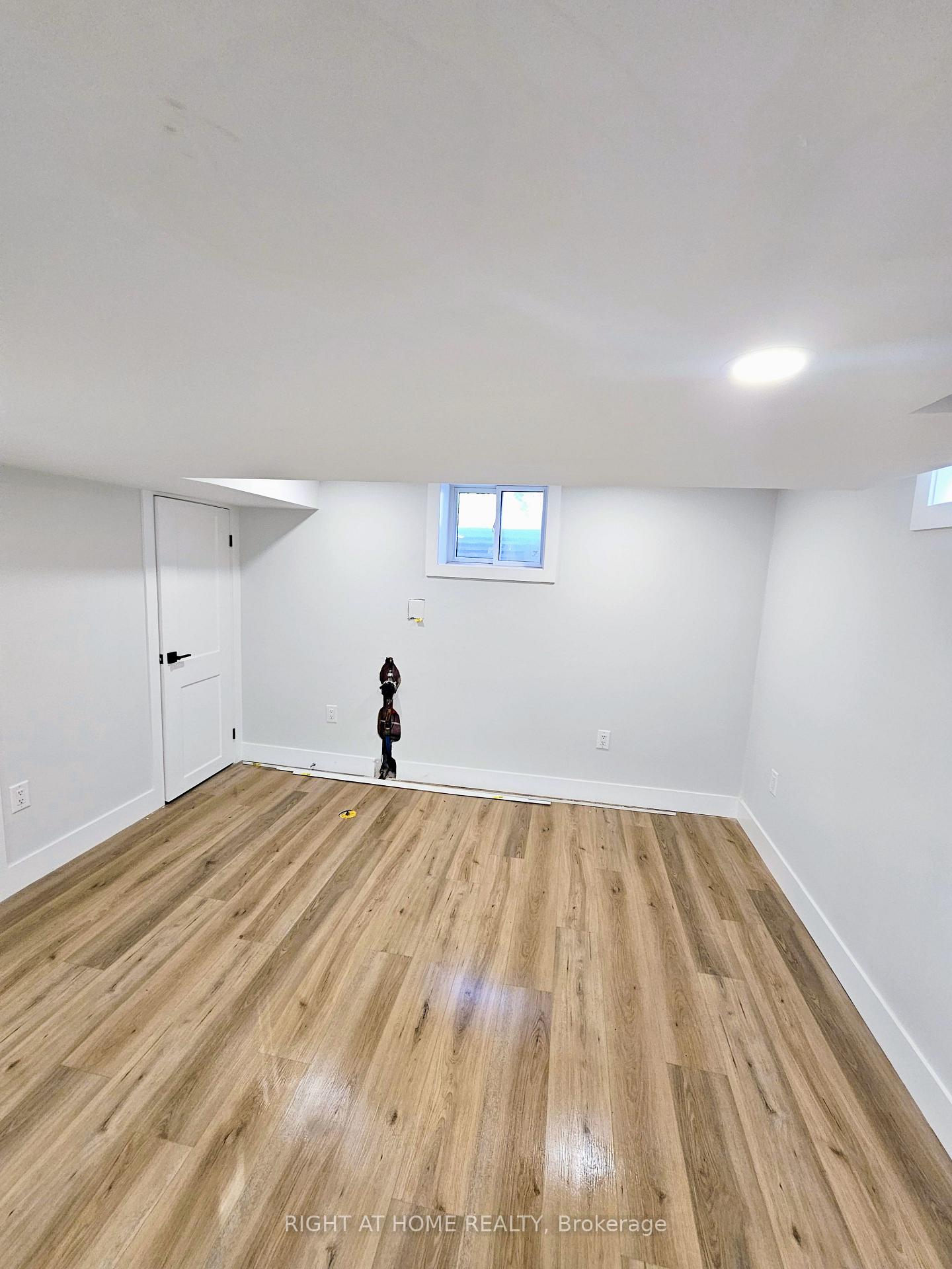 Photo 9 of 47 Eastvale Place, Hamilton, McQuesten — HOMEH