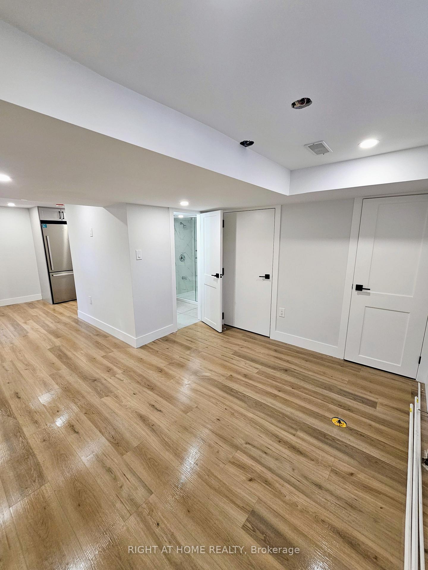 Photo 3 of 47 Eastvale Place, Hamilton, McQuesten — HOMEH