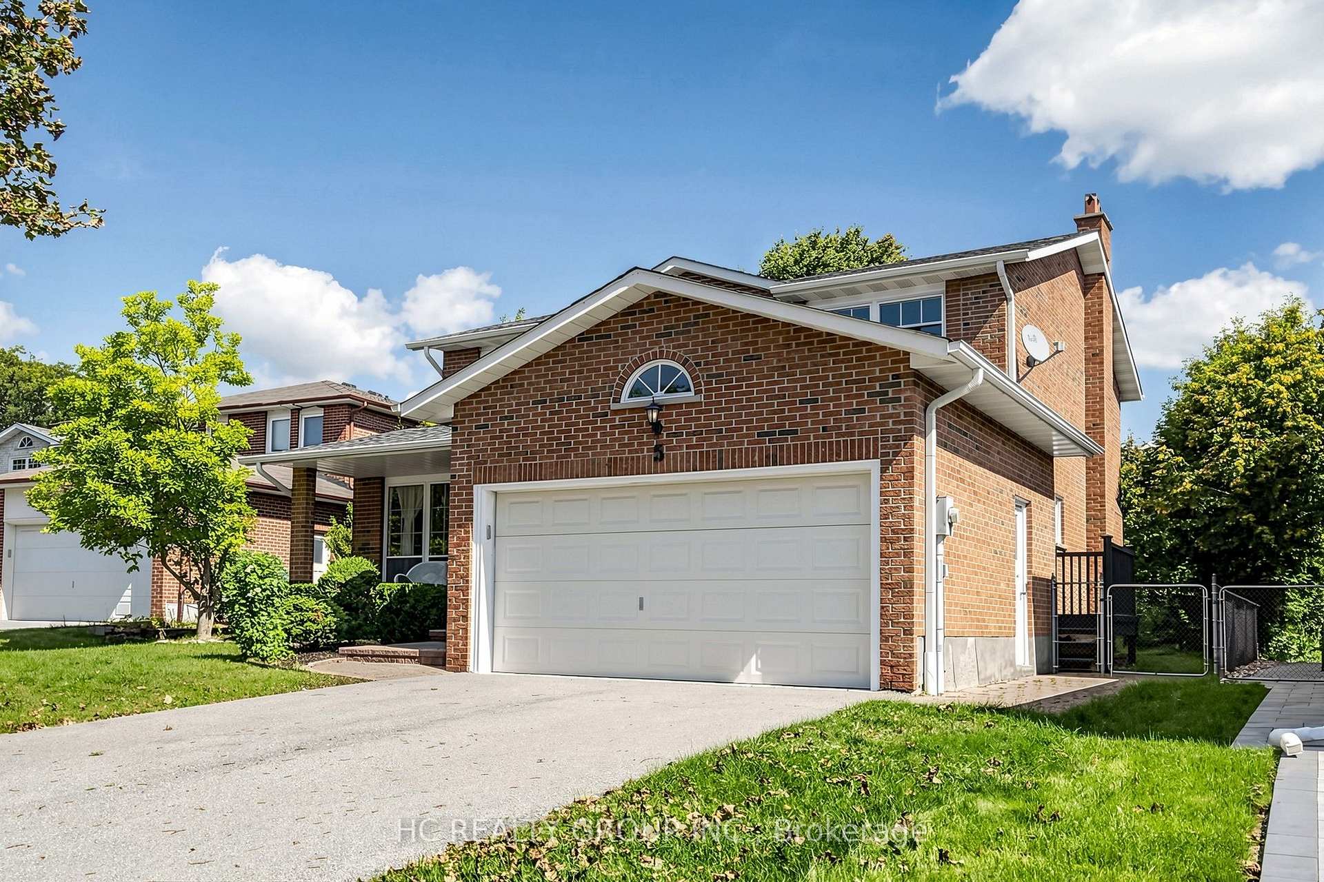 Photo 3 of 5 Standish Crescent, Markham, Sherwood-Amberglen — HOMEH