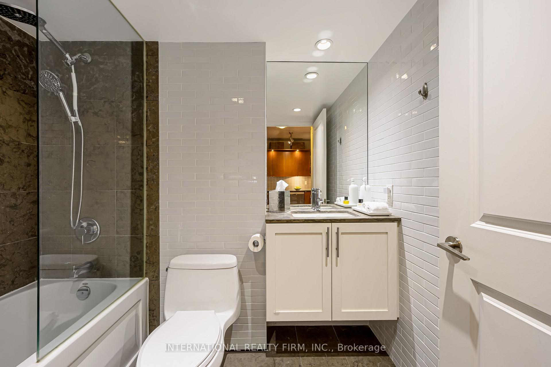 Photo 9 of Unit 204, 1430 Yonge Street, Toronto, Yonge-St. Clair — HOMEH