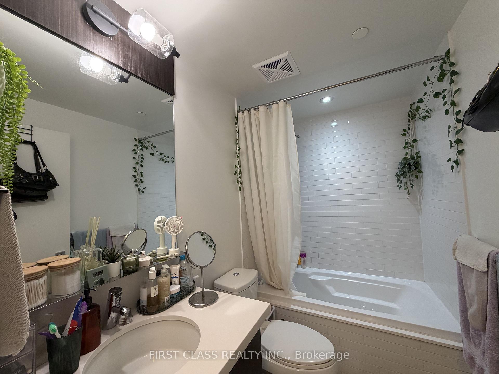 Photo 12 of Unit 4201, 21 Widmer Street, Toronto, Waterfront Communities — HOMEH