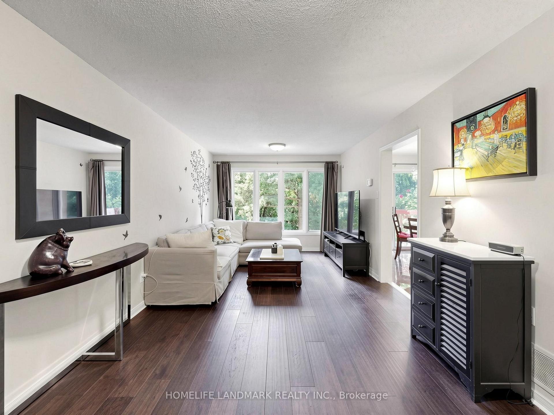 Photo 3 of 52 Queensmill Court, Richmond Hill, Doncrest — HOMEH
