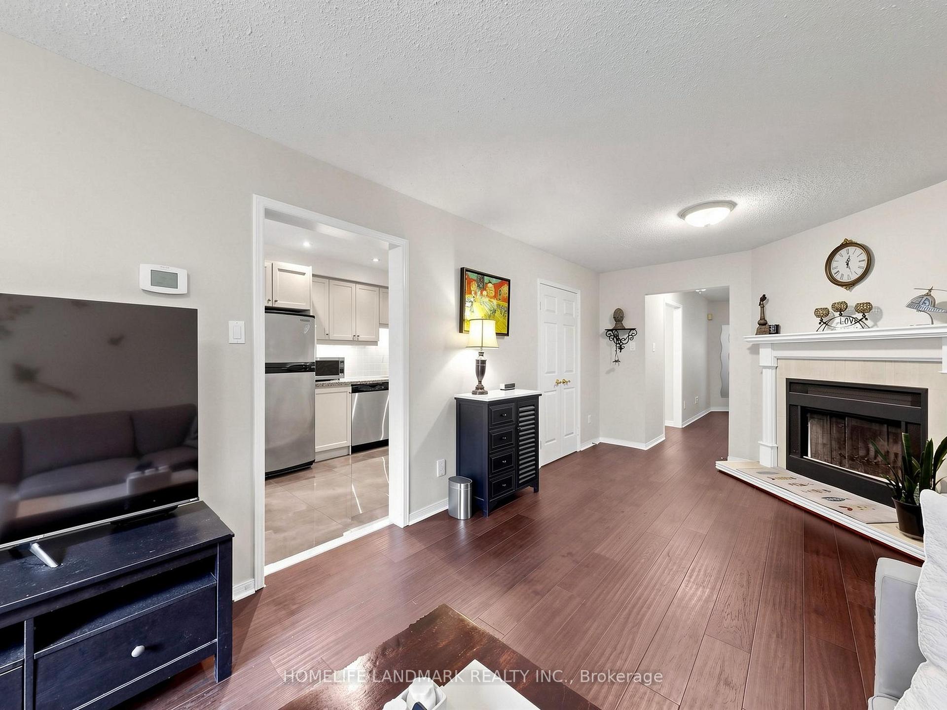 Photo 6 of 52 Queensmill Court, Richmond Hill, Doncrest — HOMEH