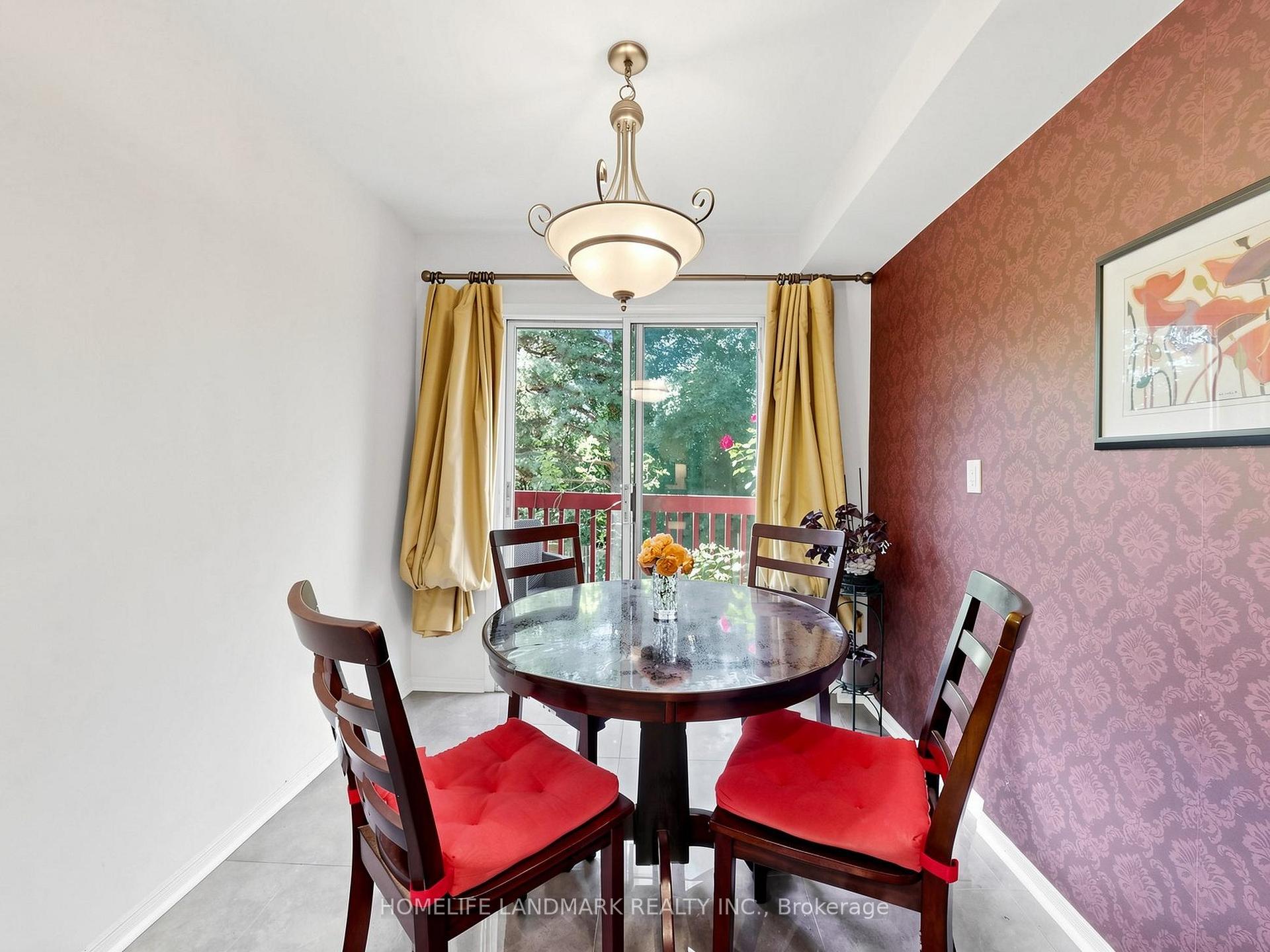 Photo 11 of 52 Queensmill Court, Richmond Hill, Doncrest — HOMEH