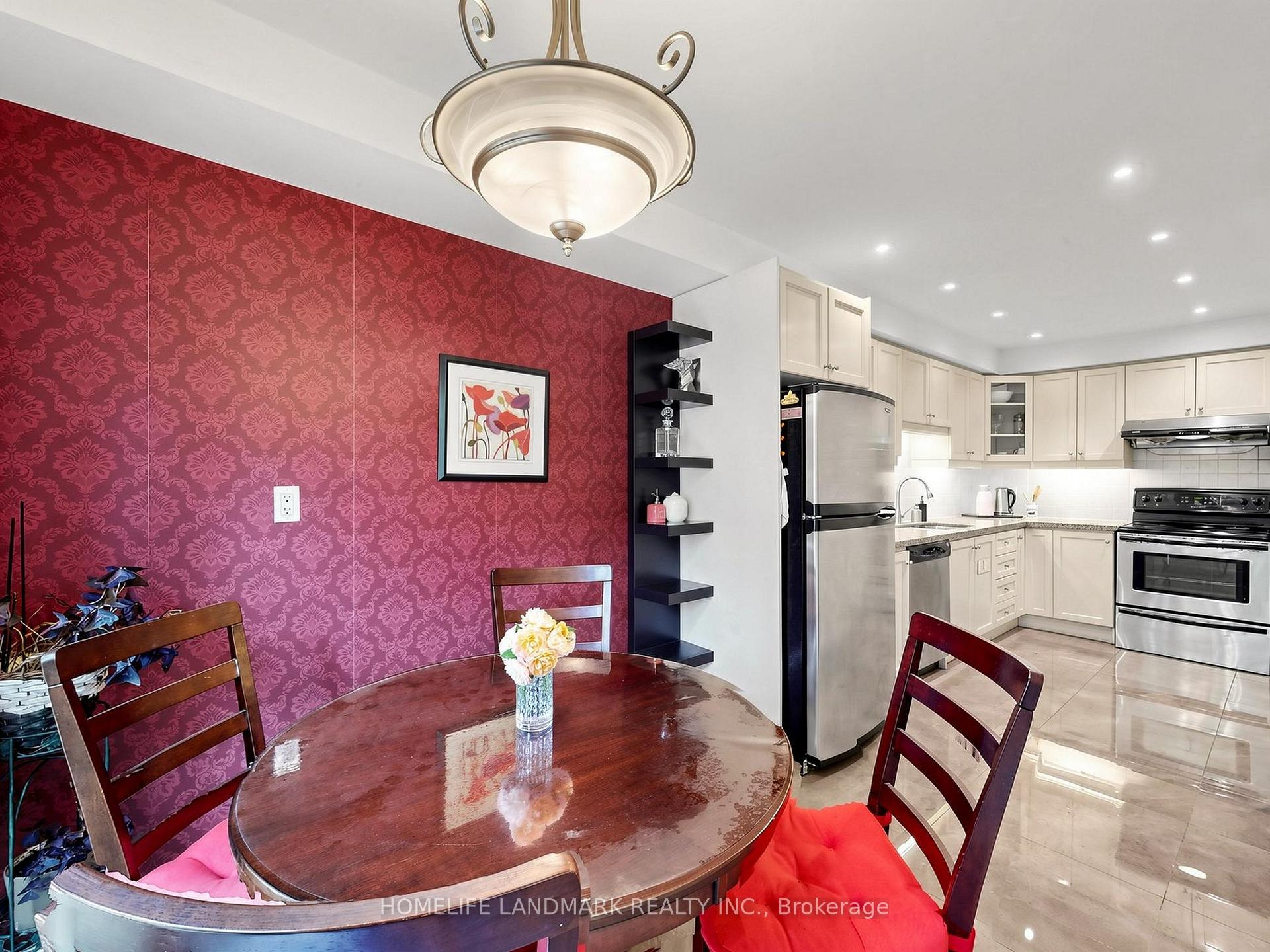 Photo 12 of 52 Queensmill Court, Richmond Hill, Doncrest — HOMEH