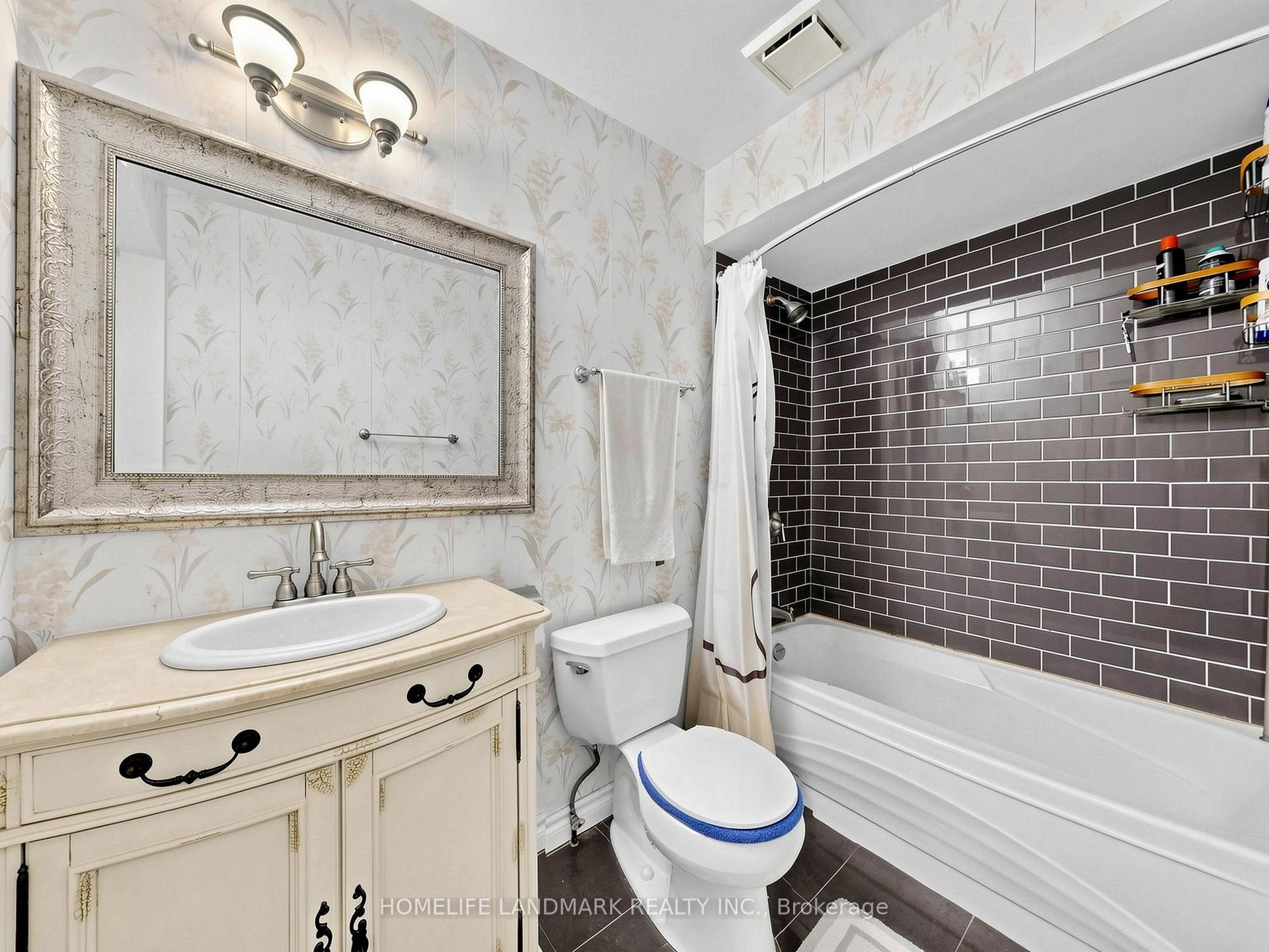 Photo 22 of 52 Queensmill Court, Richmond Hill, Doncrest — HOMEH