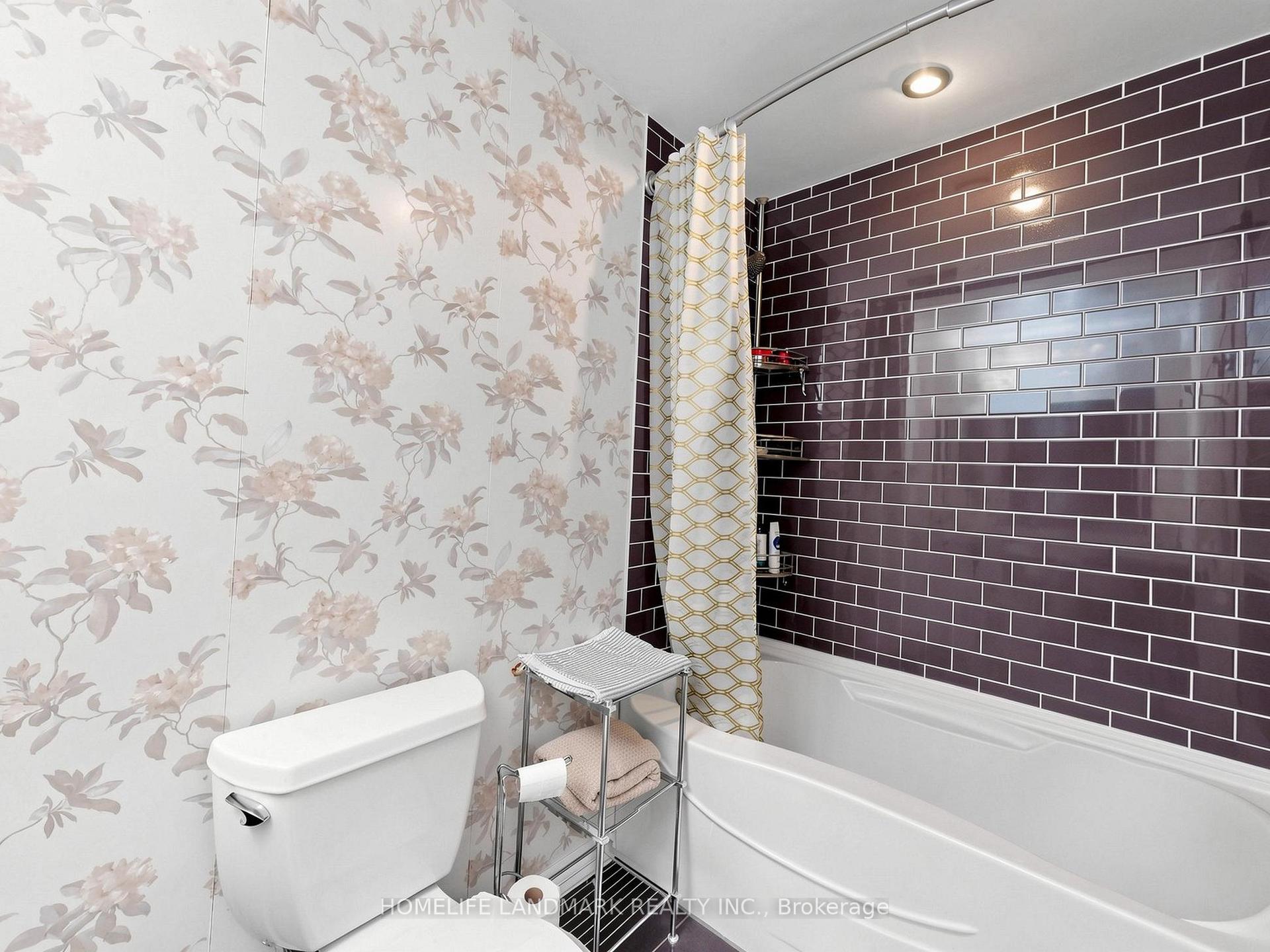 Photo 23 of 52 Queensmill Court, Richmond Hill, Doncrest — HOMEH