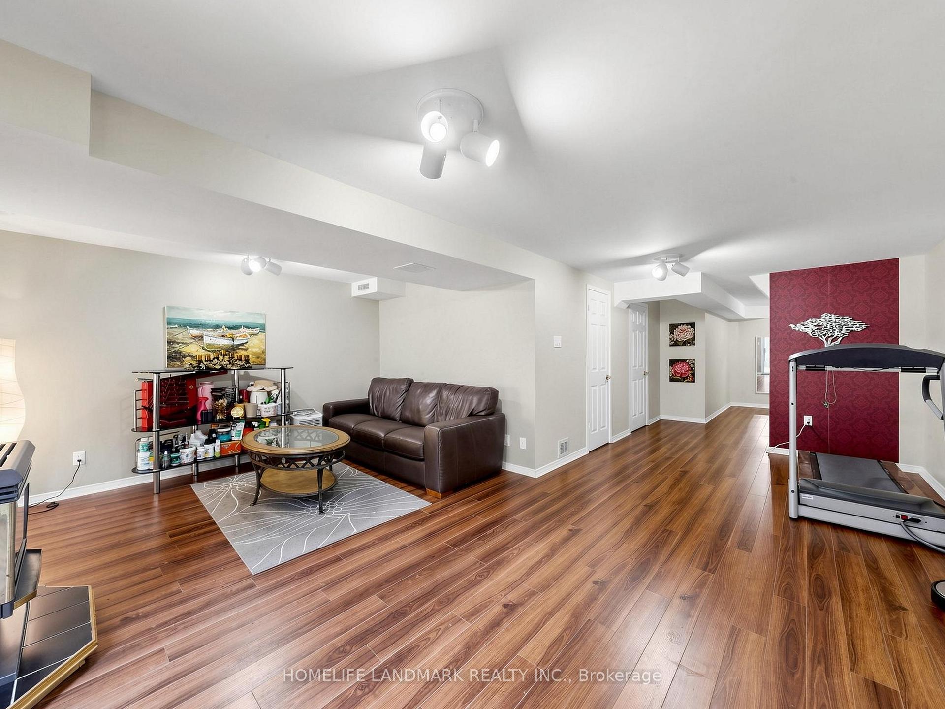 Photo 27 of 52 Queensmill Court, Richmond Hill, Doncrest — HOMEH