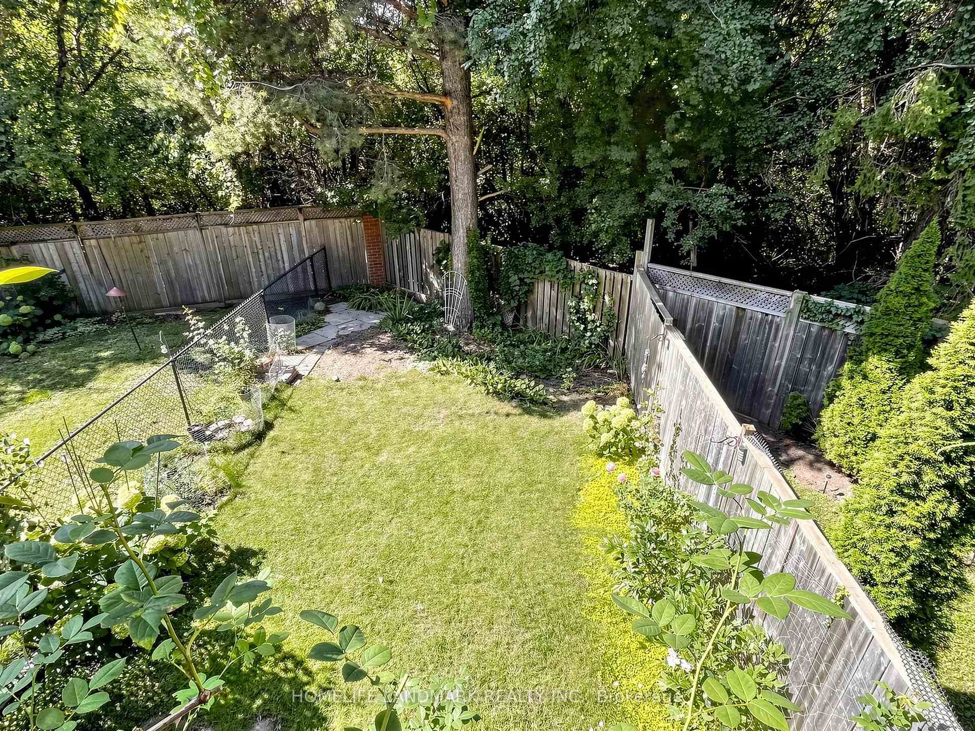 Photo 32 of 52 Queensmill Court, Richmond Hill, Doncrest — HOMEH