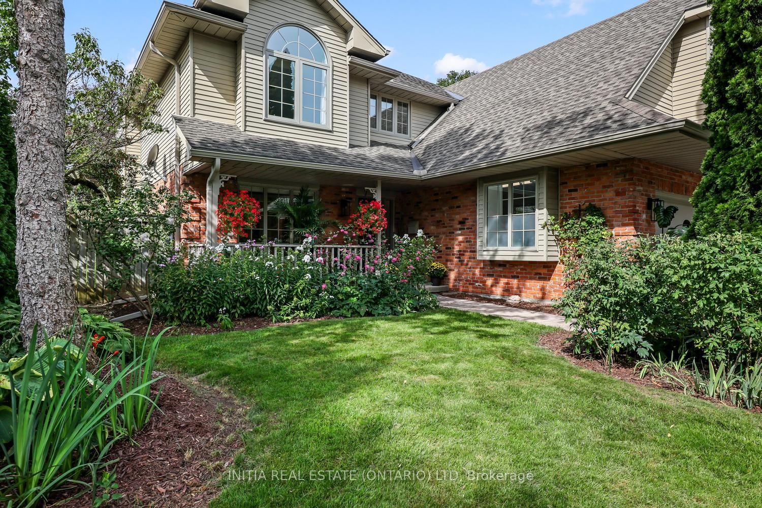 Photo 2 of 82 Masonville Crescent, London, North G — HOMEH