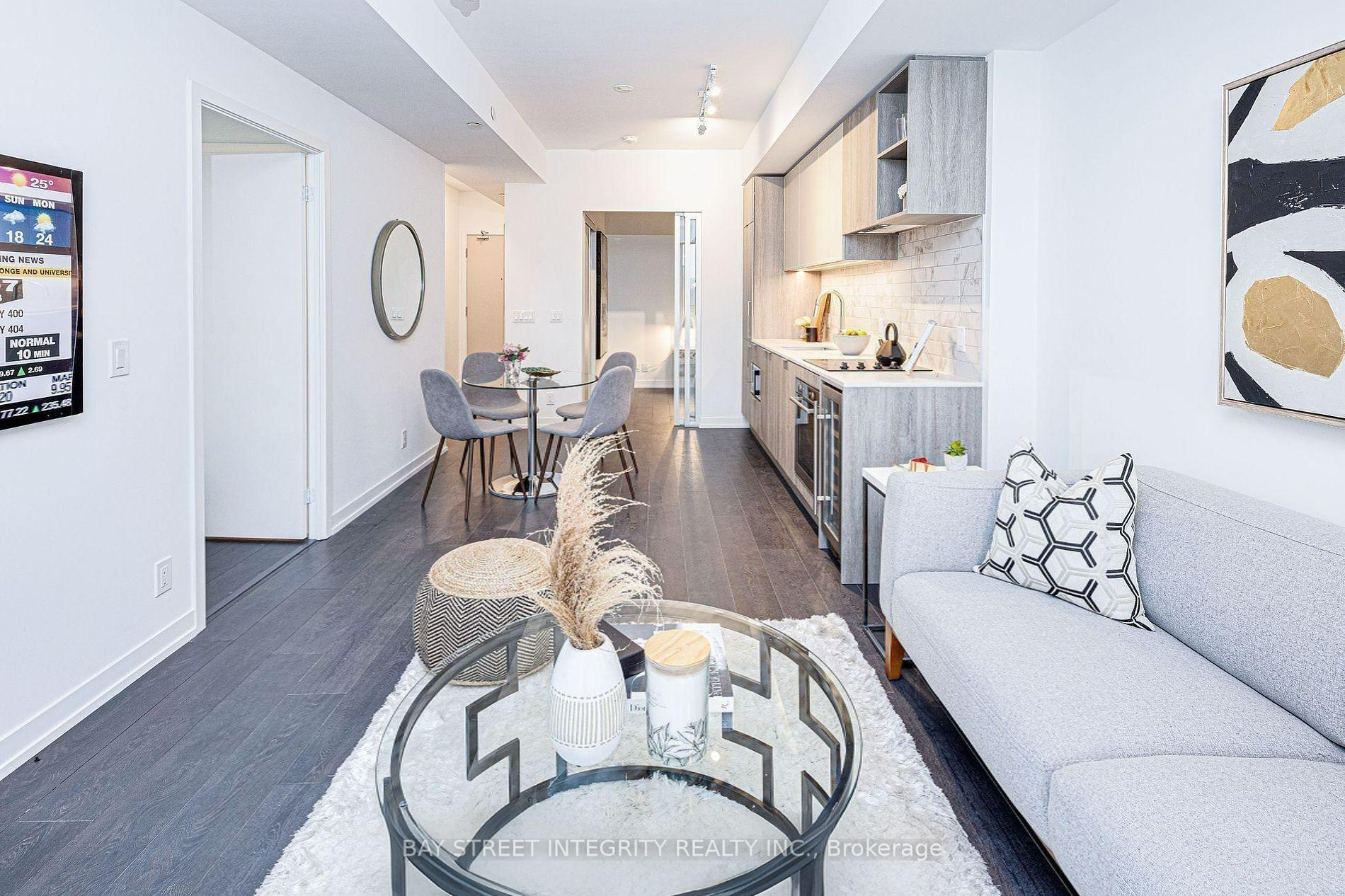 Photo 5 of Unit 1718, 2020 Bathurst Street, Toronto, Humewood-Cedarvale — HOMEH