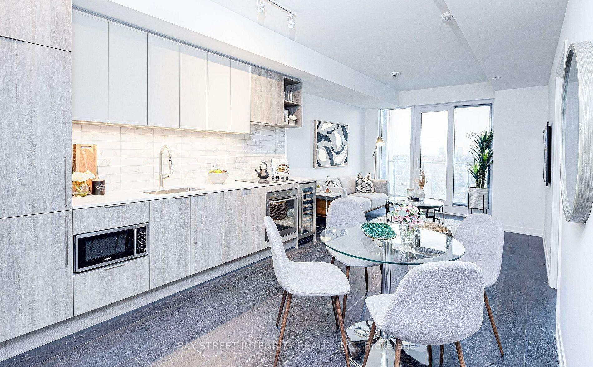 Photo 10 of Unit 1718, 2020 Bathurst Street, Toronto, Humewood-Cedarvale — HOMEH