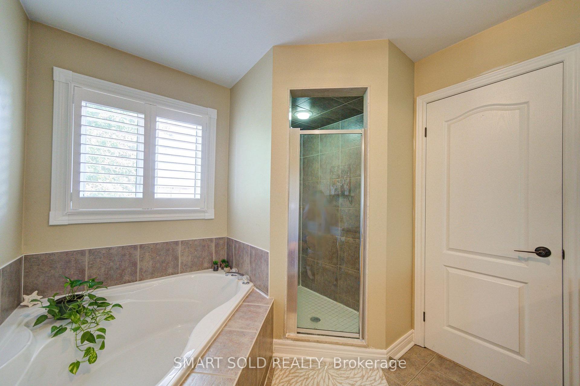 Photo 24 of 157 Waller Street, Whitby, Rolling Acres — HOMEH
