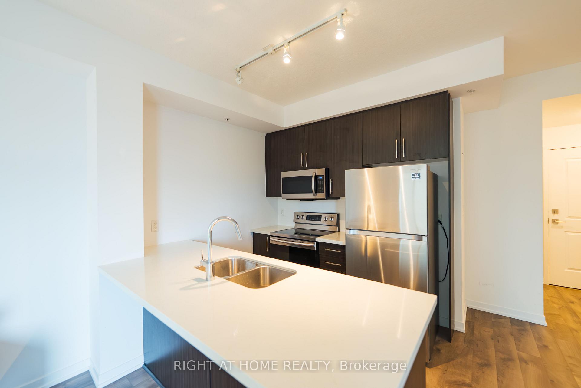 Photo 9 of Unit 803, 85 Robinson Street, Hamilton, Durand — HOMEH
