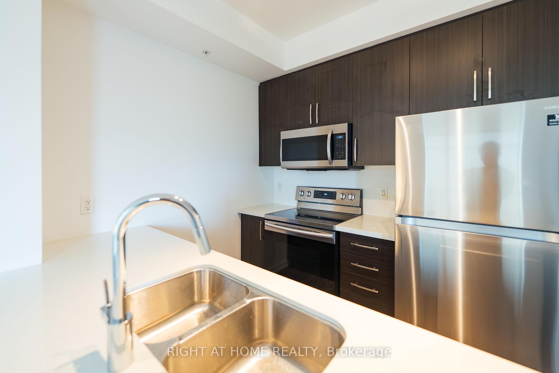 Photo 10 of Unit 803, 85 Robinson Street, Hamilton, Durand — HOMEH