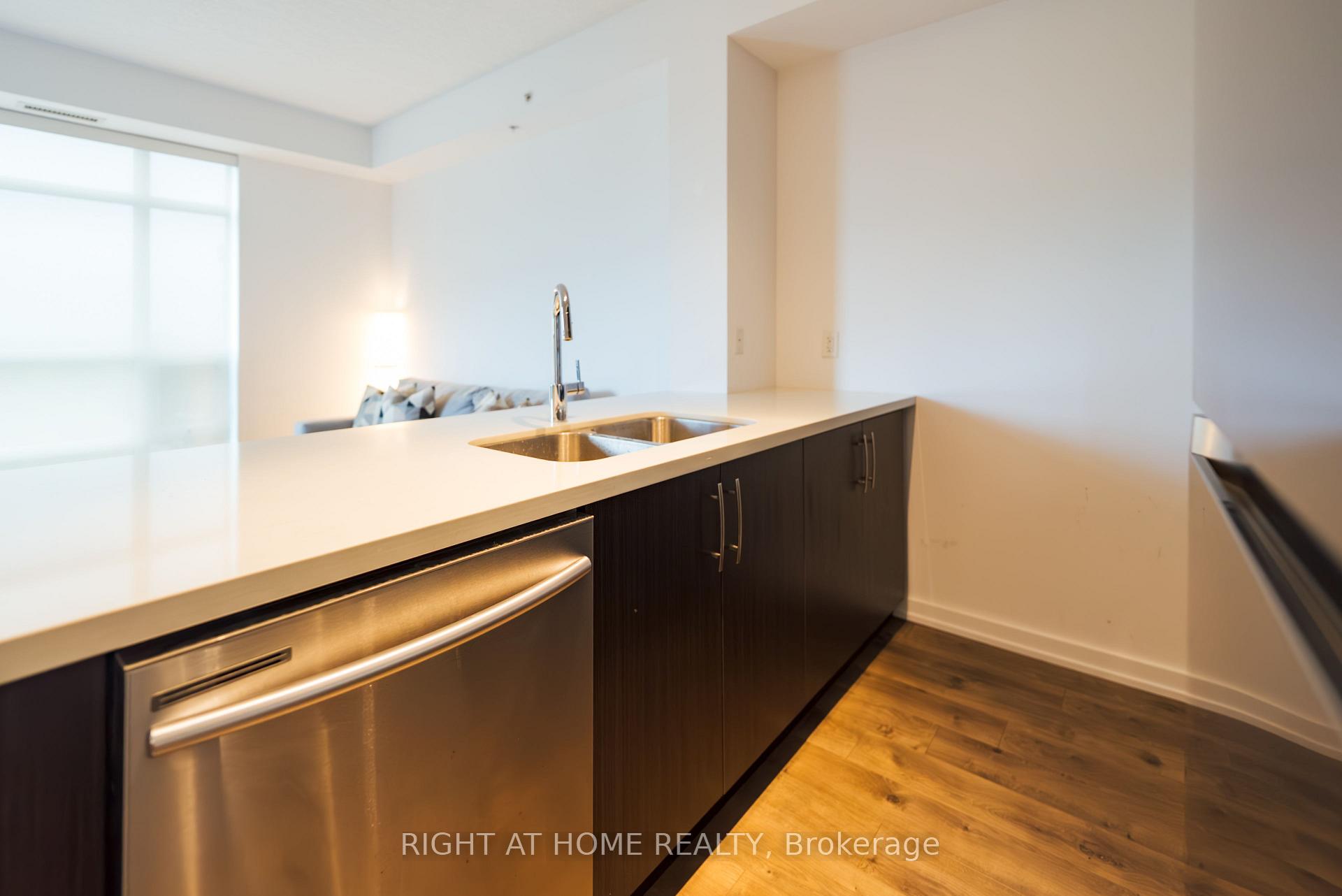 Photo 11 of Unit 803, 85 Robinson Street, Hamilton, Durand — HOMEH
