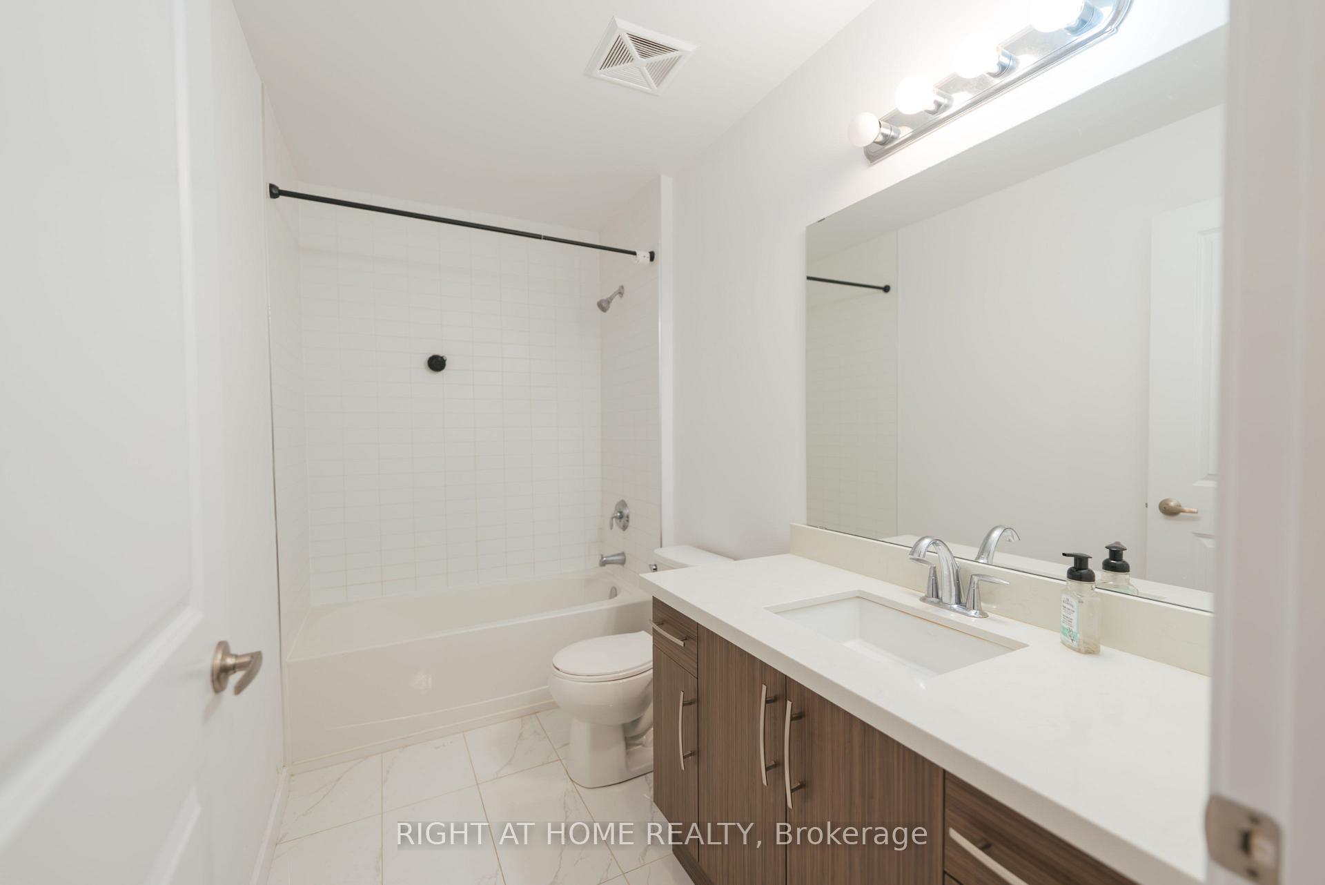 Photo 12 of Unit 803, 85 Robinson Street, Hamilton, Durand — HOMEH